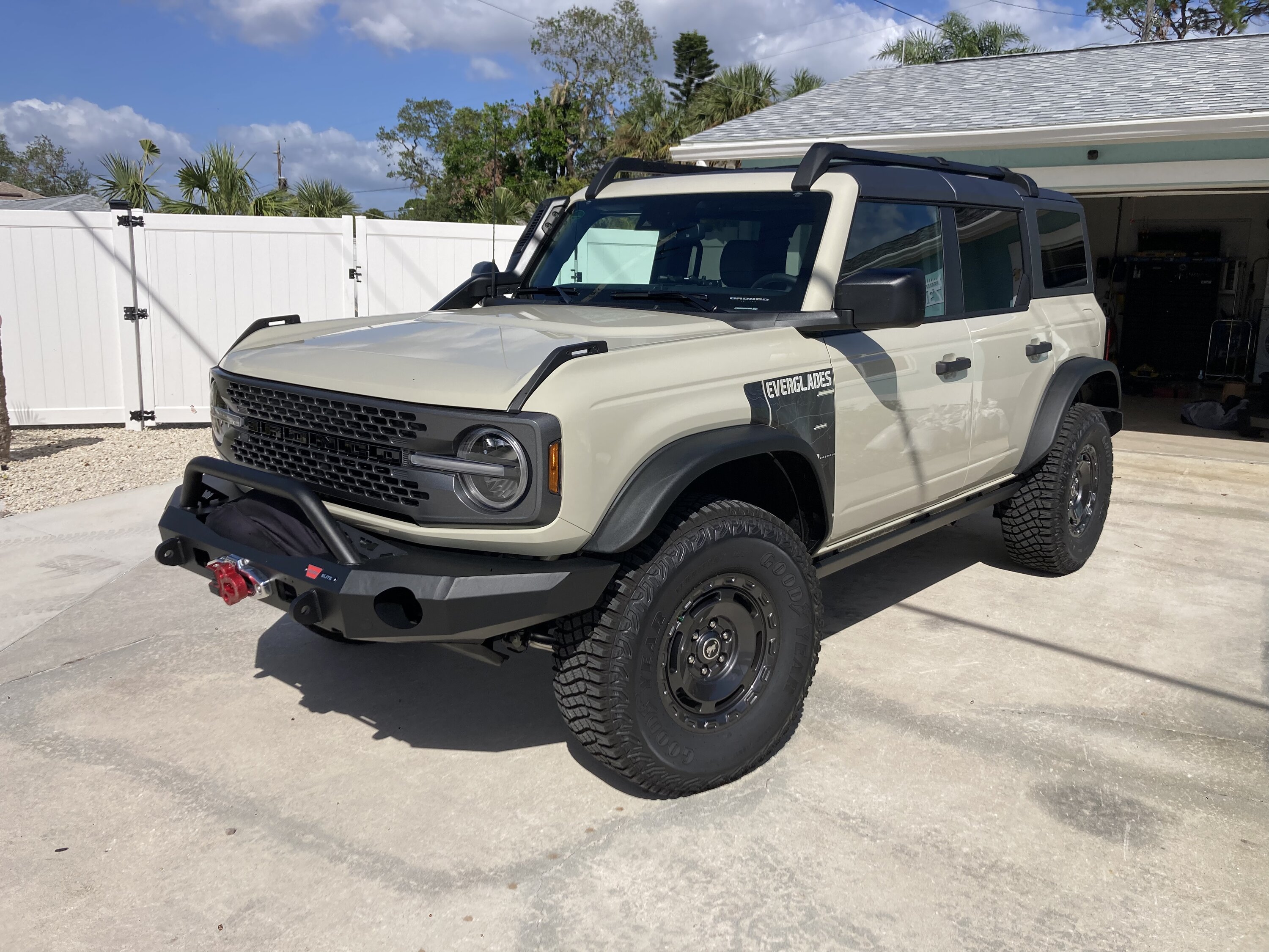 Ford Bronco New bumper and winch installed (custom modified Warn Elite bumper) [Edit with Before] A0AF37C5-86A9-42C7-B684-1F72CC915F8F