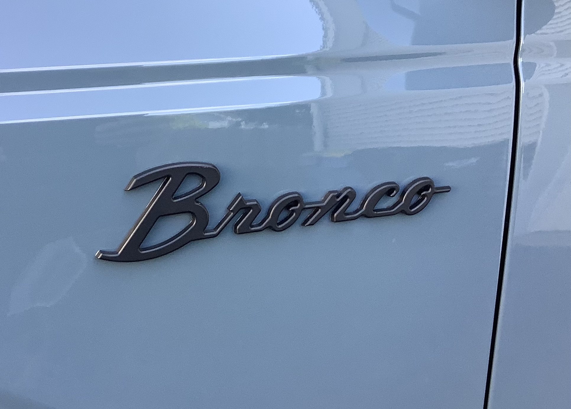 Ford Bronco Carbonized - Script Emblem A176EA18-606A-4637-89C0-C012680BAD01