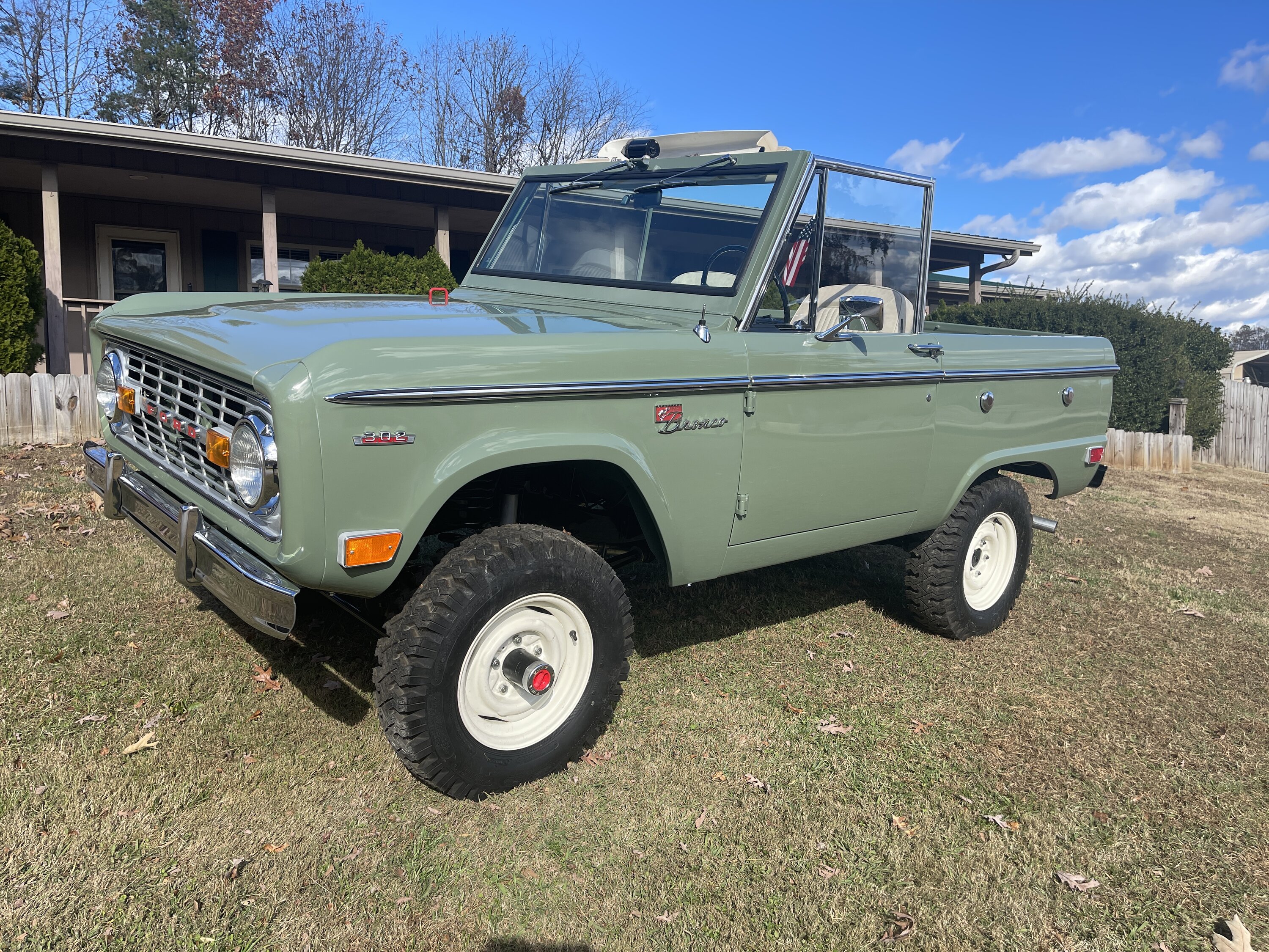 Ford Bronco Picked up this blast from the past B358B3ED-AAB6-4E32-8061-1EB6F3C0354E
