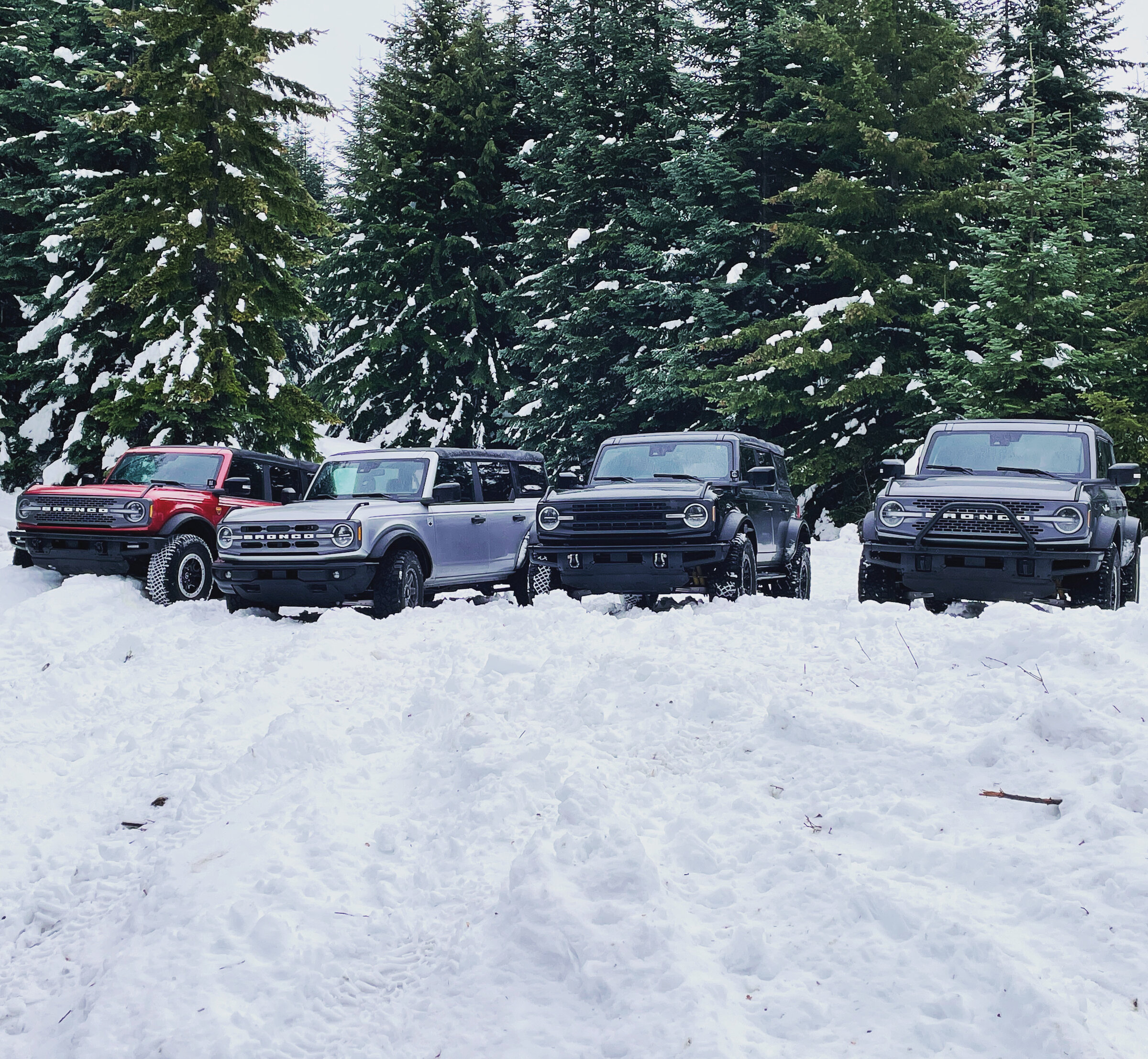 Ford Bronco 4 in the snow! PNW Broncos meet & group drive B3B03CA5-B2F4-4304-90E2-8600B3DBEA98