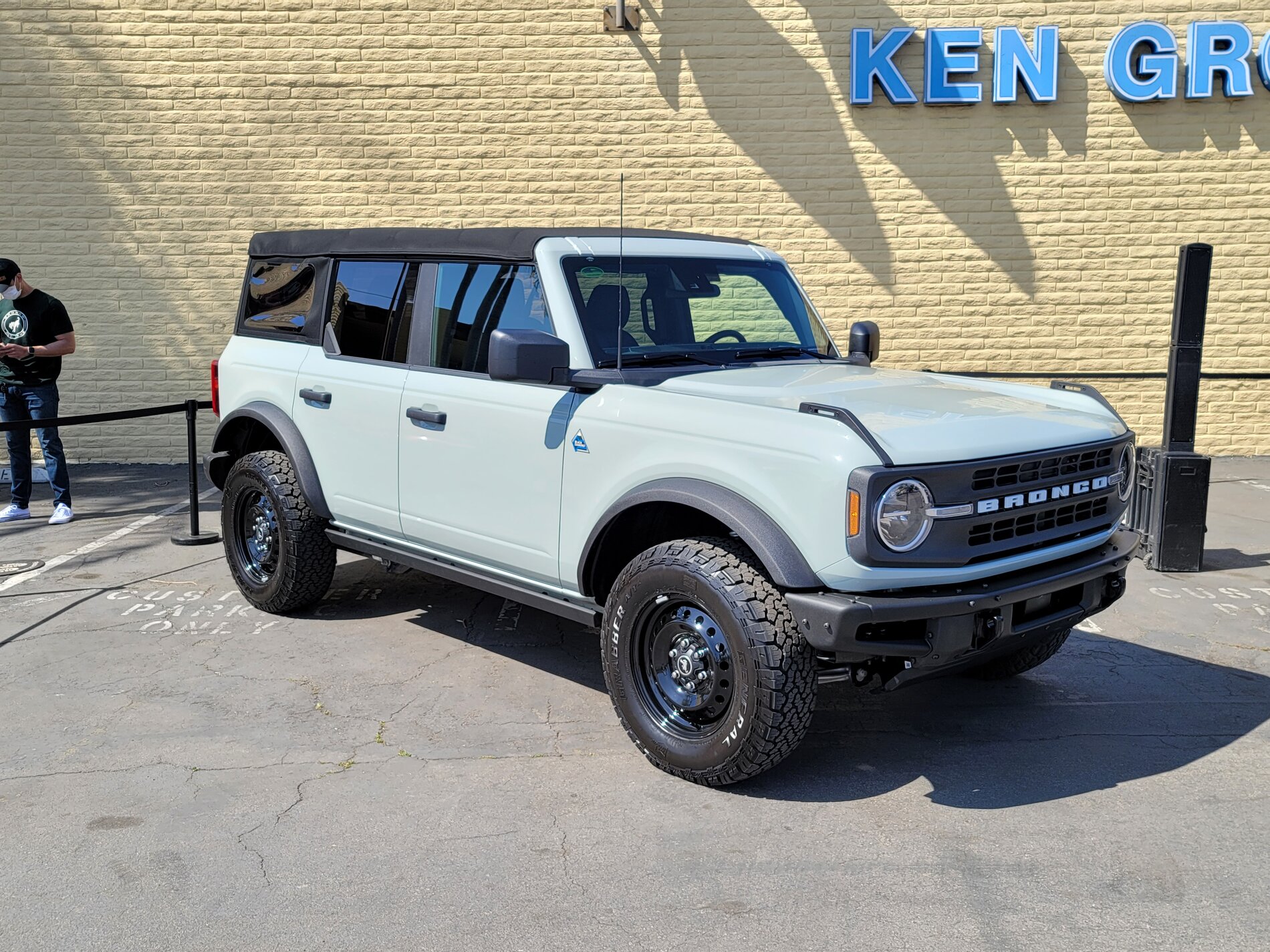 Ford Bronco Cactus Gray Black Diamond and Black Outer Banks at Ken Grody Carlsbad Bronco Event BD Exterior (4)