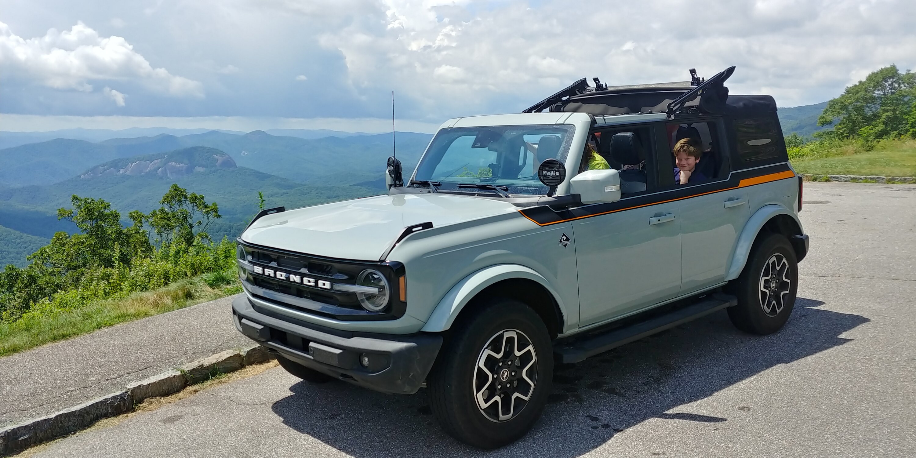 Ford Bronco Happy 1 Year to my '22 OBX - East Tennessee Exploring Blue Ridge Pkwy - Looking Glass