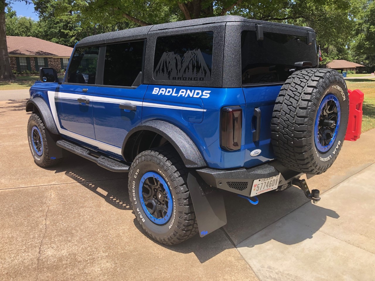 Ford Bronco VELOCITY BLUE Bronco Club BR2