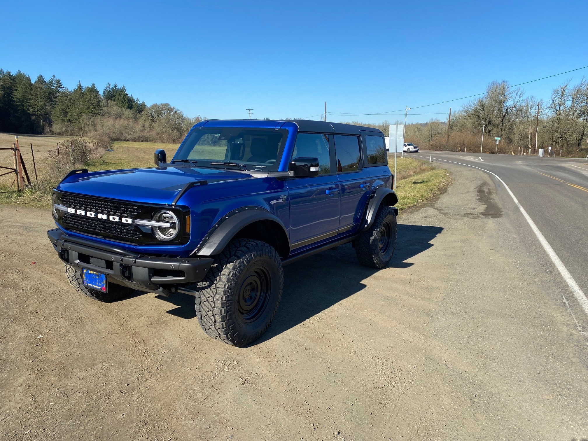 Ford Bronco LIGHTNING BLUE Bronco Club Bronco 4_LI