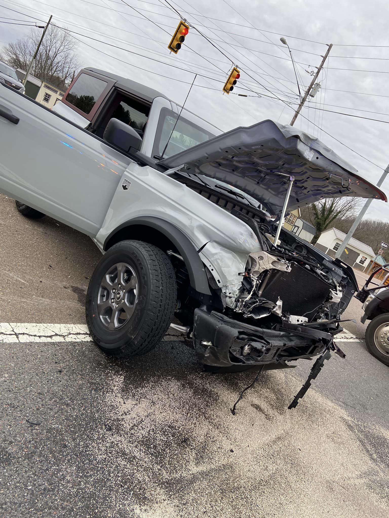 Ford Bronco Bronco hit by red light runner 5 days after buying it! 🚨😫 Bronco Accident Pic 1