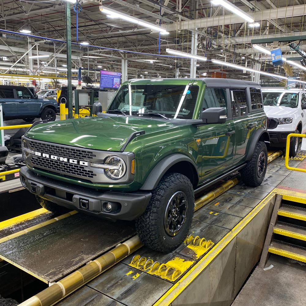 Ford Bronco Post Your Bronco Production Line Pics! (From Ford Emails Starting Today) Bronco assembly line
