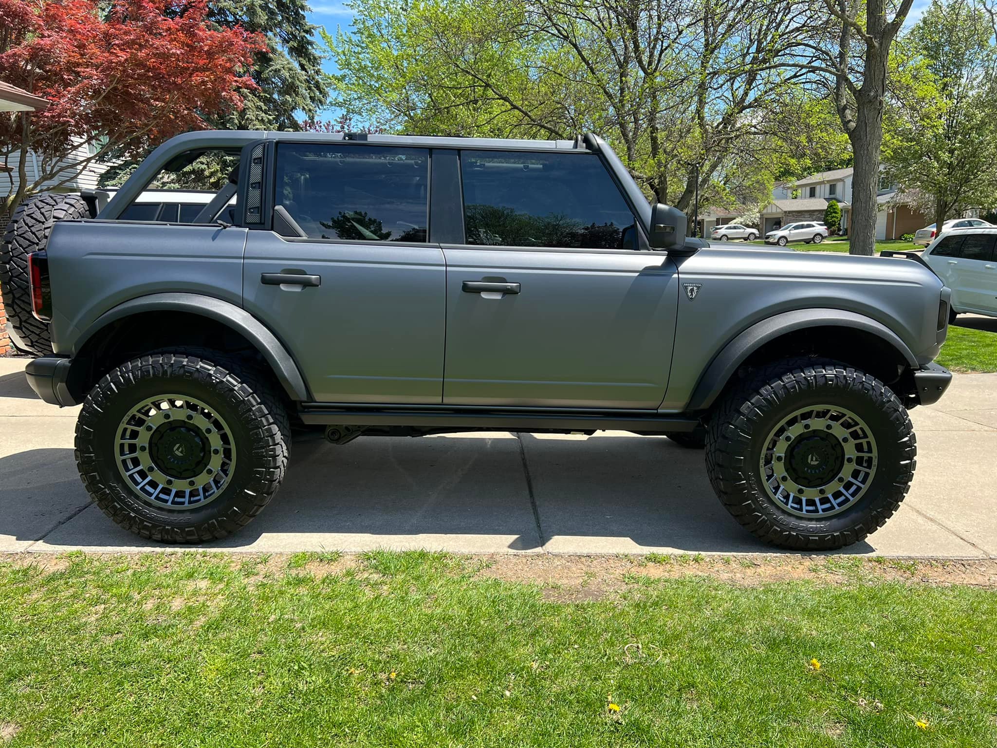 Bronco Carbonized Gray XPEL Stealth PPF Wrap 20%22 Fuel wheels 37%22 Nitto Ridge Grappler tire...jpg