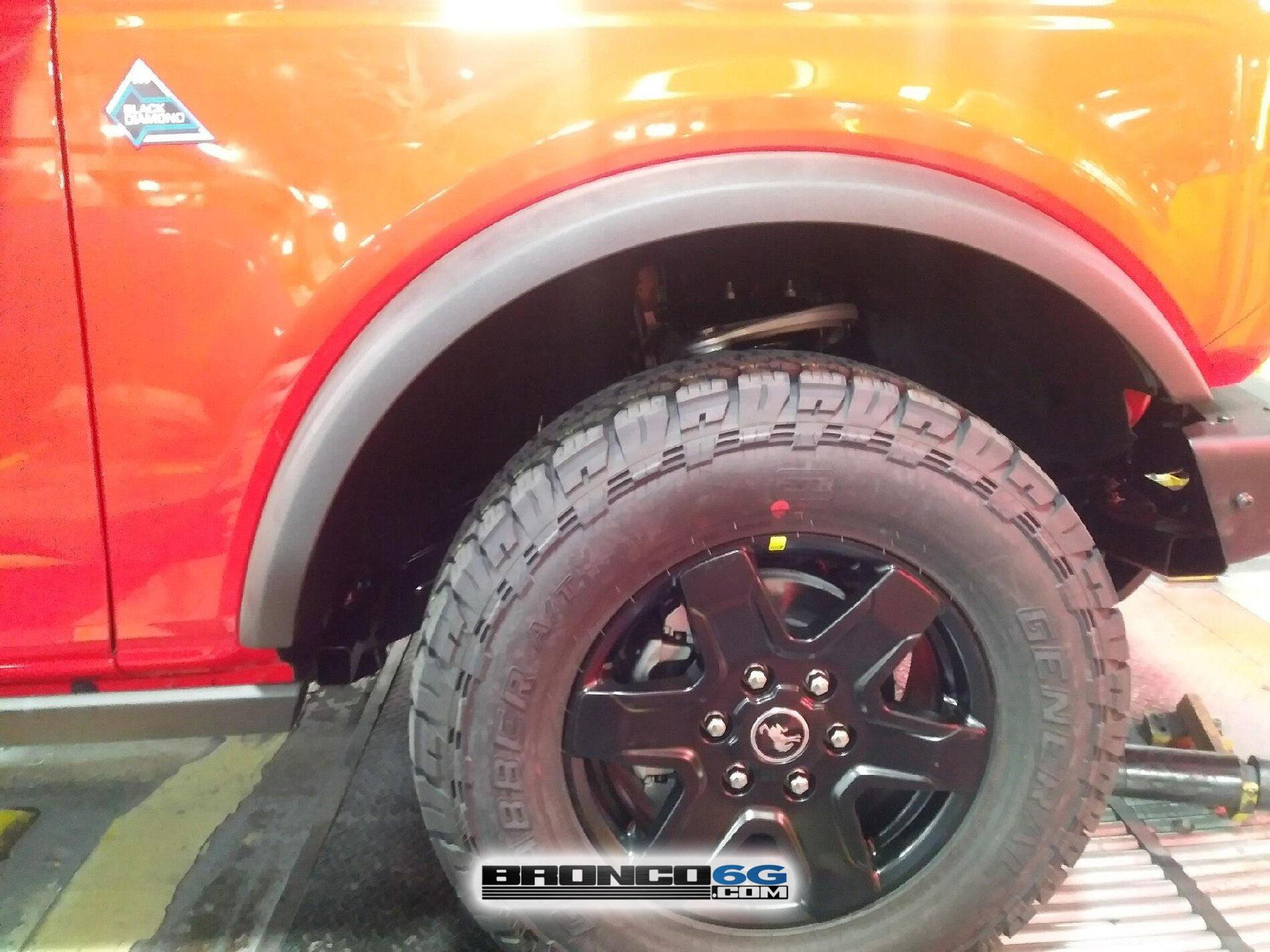 Ford Bronco Factory Pics: Lightning Blue Bronco First Edition + Race Red Black Diamond ? 20210113_132532