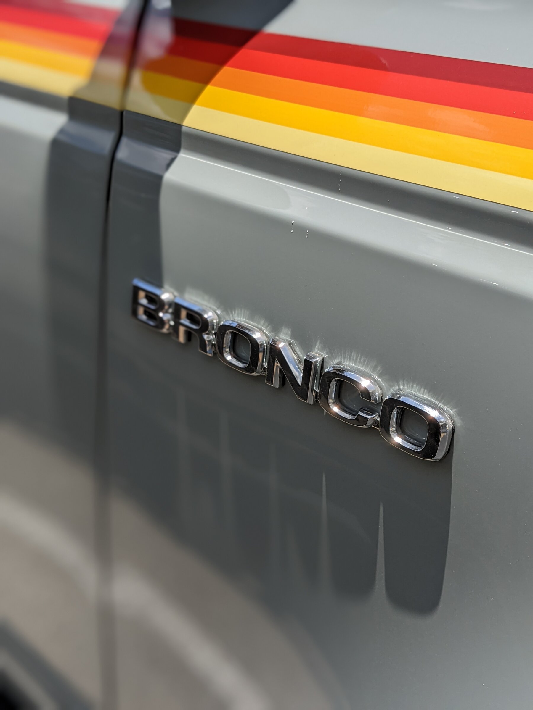 Ford Bronco Bronco 3-Bar retro color kits:  photos and info bronco6