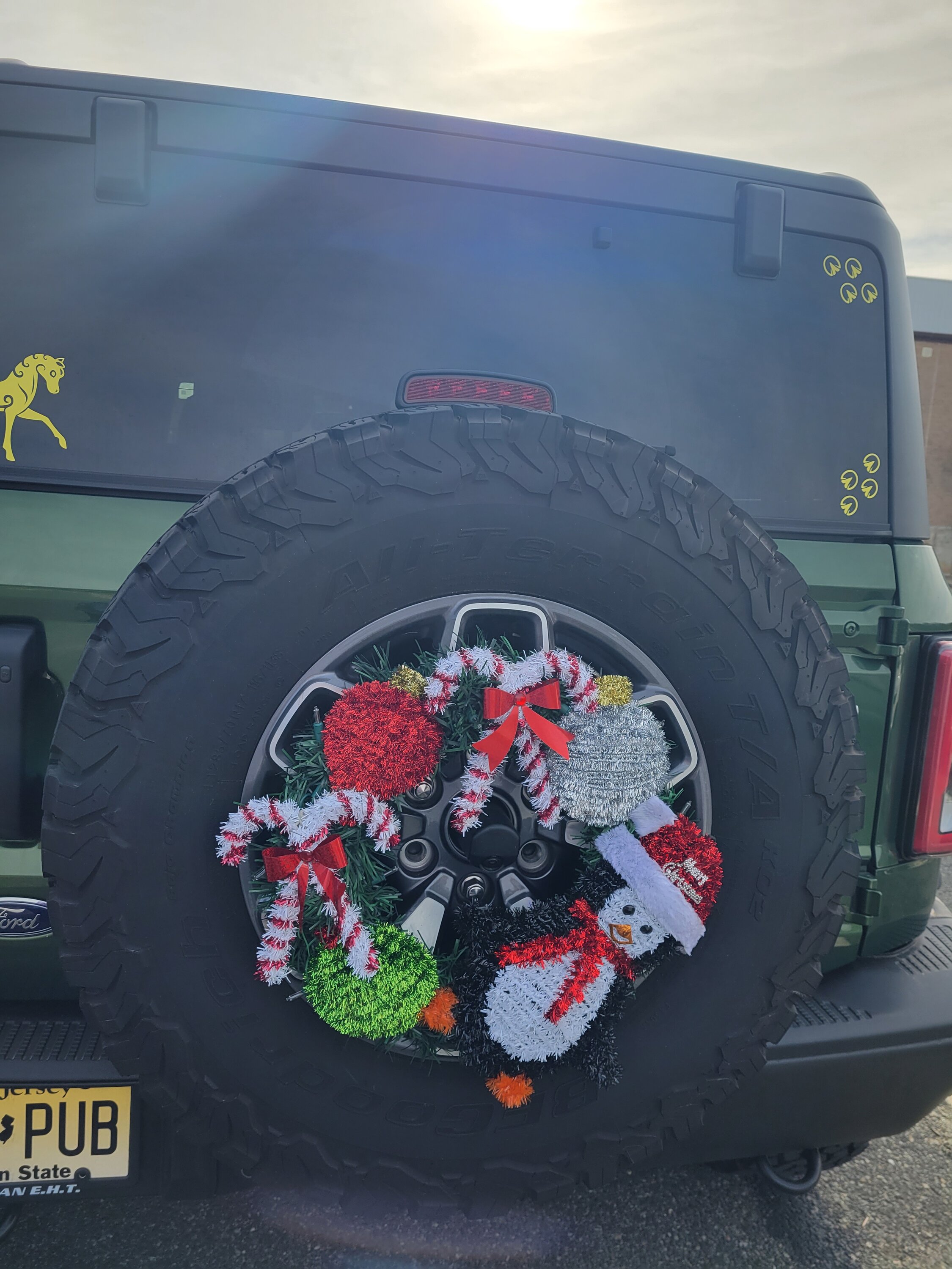 Ford Bronco How are you decorating your Bronco for Christmas or holidays? Post yours! 🎅 Christmas back