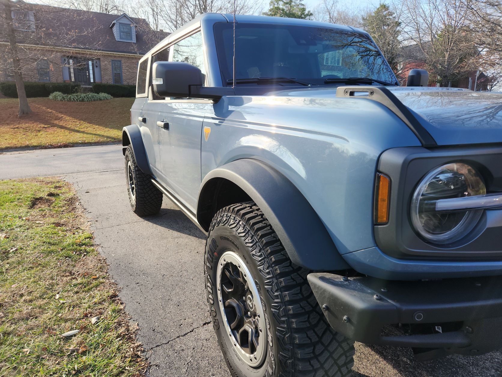 Ford Bronco Azure Gray vs Area 51 colors side-by-side comparison pics + AGM in the sun Close Up Passenger Sun