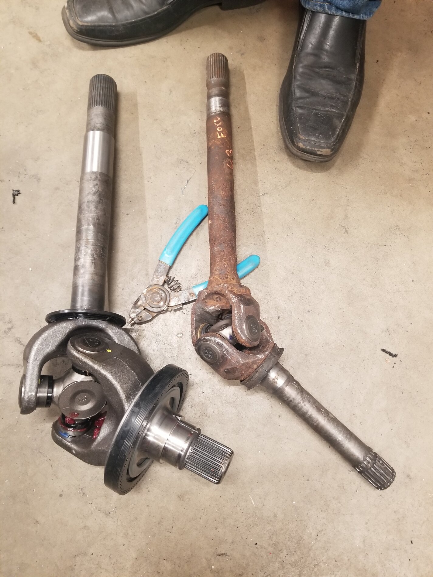 Ford Bronco First 2021 Bronco solid front axle (SFA) swap + 40's! D60 vs D442