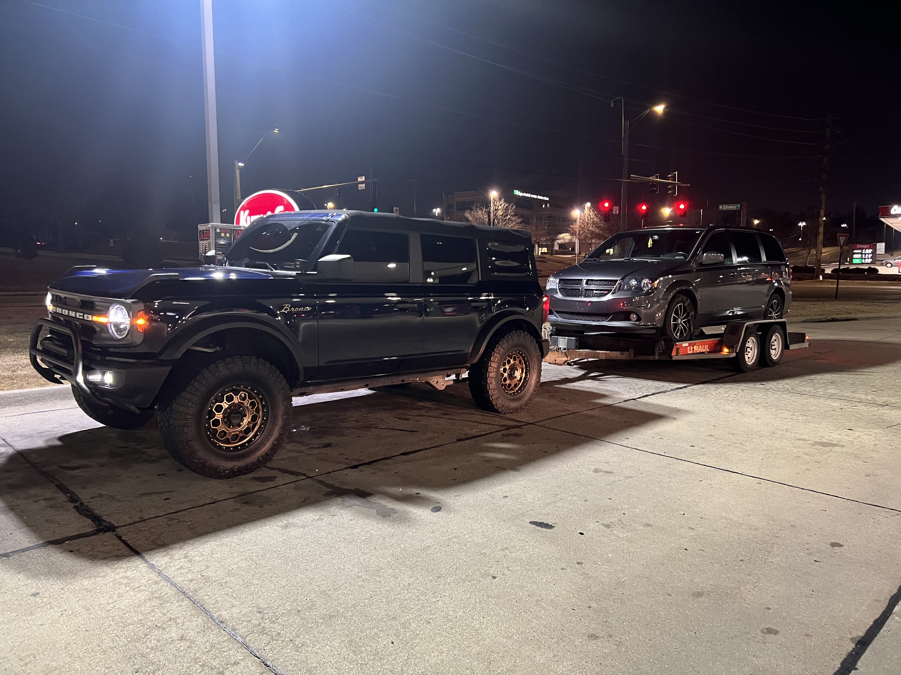 Ford Bronco Really impressed with Bronco towing vehicle trailer (using custom hitch built for strength) double-facepalm-memes