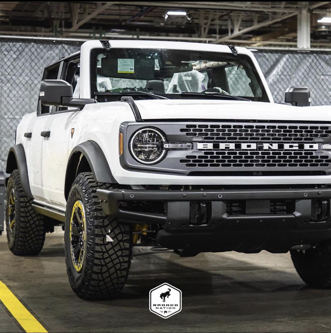 Ford Bronco First 2 finished pre-production 2021 Broncos - in Oxford White and Iconic Silver DB79EFD4-86AF-447D-B46A-F010B0309769