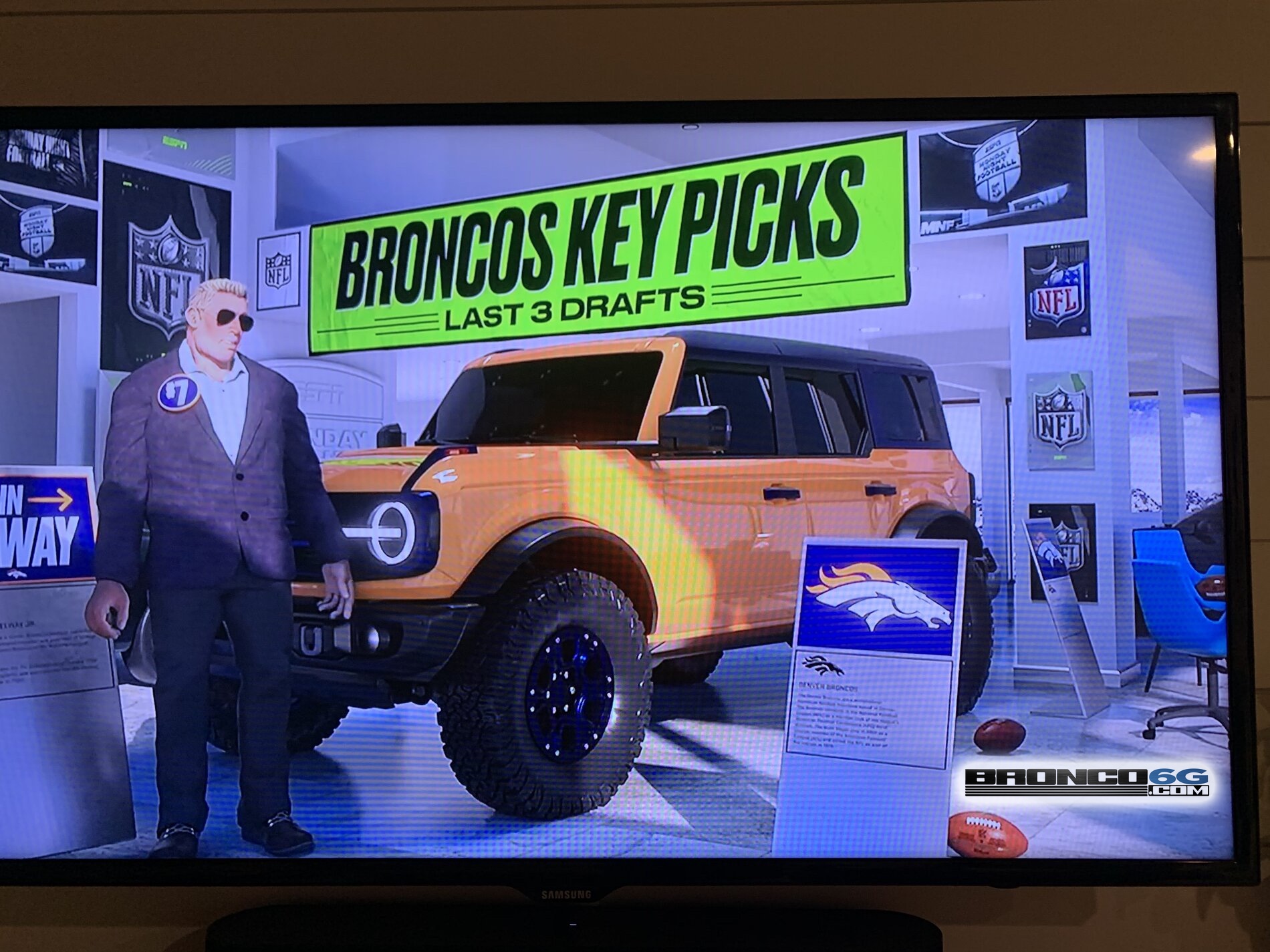 Ford Bronco Digital Bronco makes cameo on Monday Night Football de15978b-c21a-4e0c-a823-d921fd855ffc-jpe