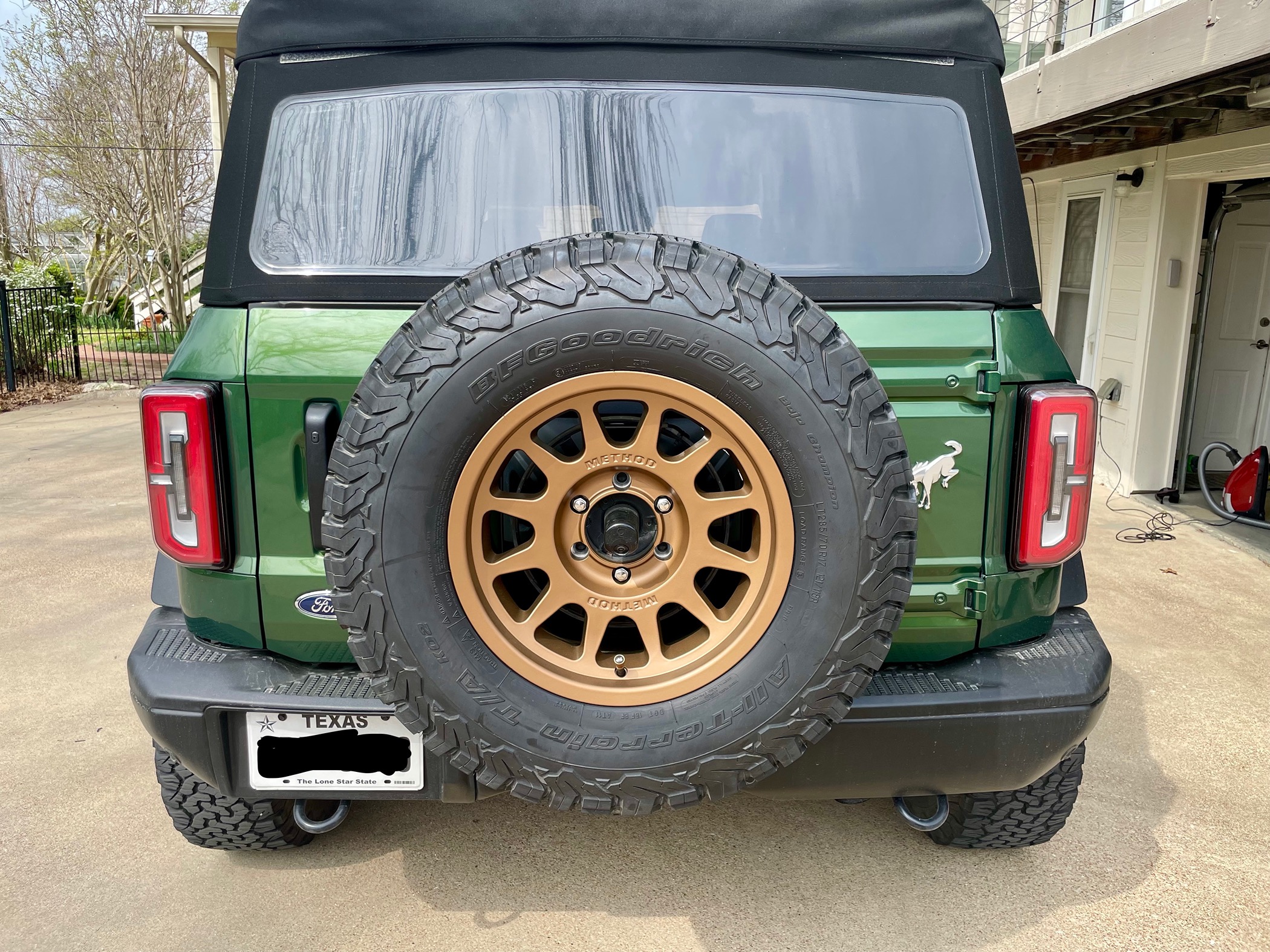 Ford Bronco Show us your installed wheel / tire upgrades here! (Pics) E8B6DD1F-F474-428D-A94B-54A82B89E0D4_1_201_a
