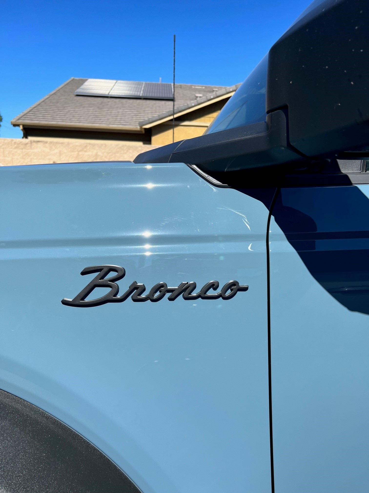 Ford Bronco Guys, why the heck does everyone debadge their trim emblems? emb_1