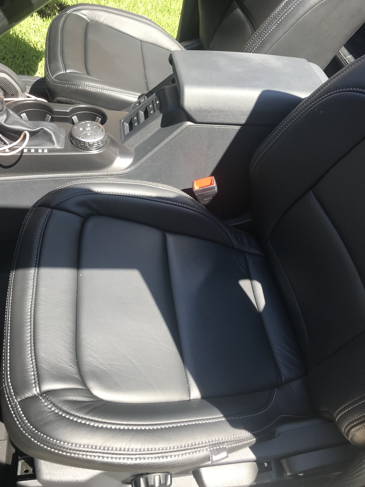 Ford Bronco Installed Katzkin custom leather seat covers in Big Bend interior FC7E6B0B-D565-4D1F-8C70-A344D7EDD56F