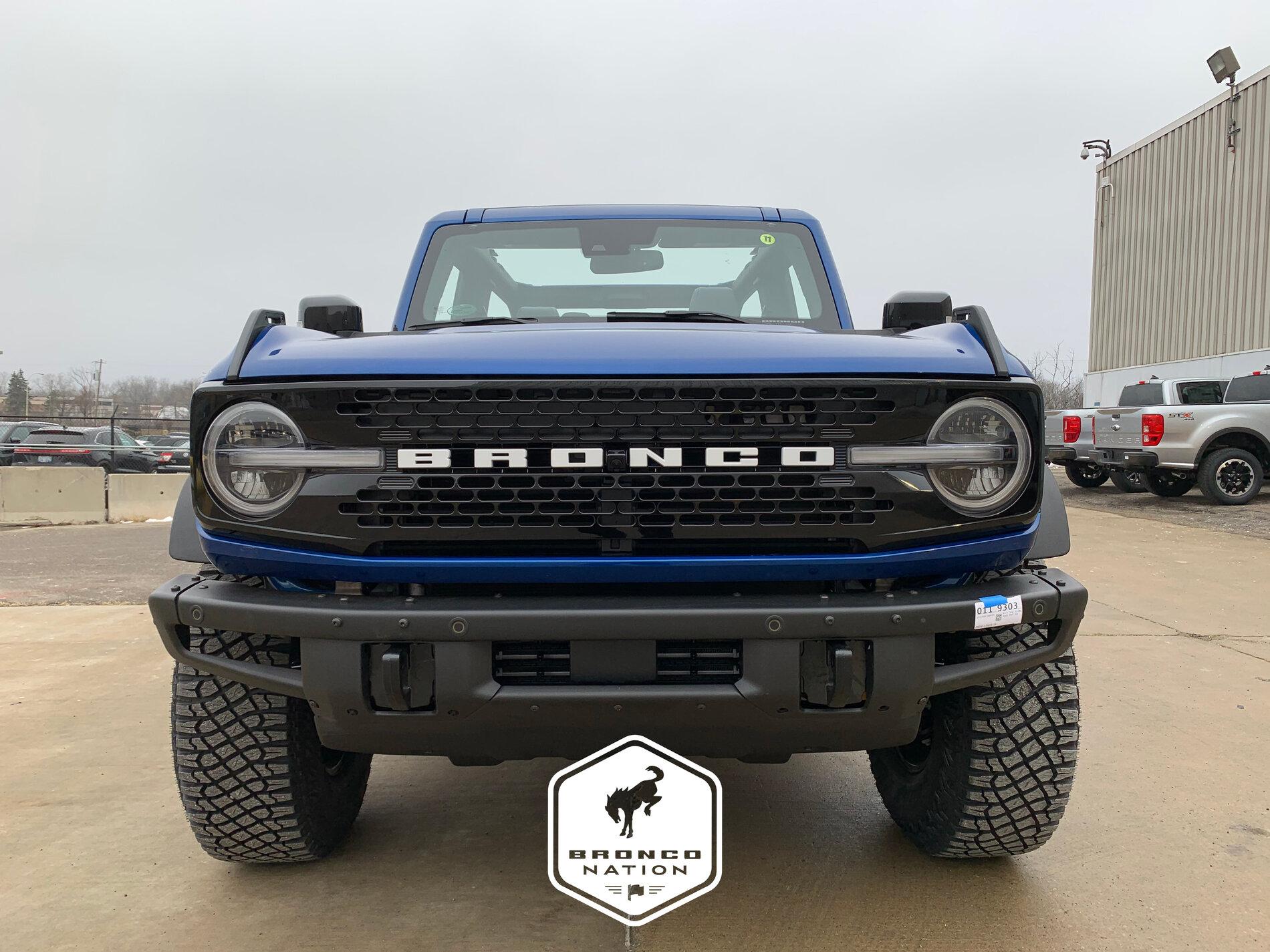 Ford Bronco First Edition Bronco in Lightning Blue! w/ Navy Pier interior.... first-edition-lightning-blue-navy-interior-2021-bronco8