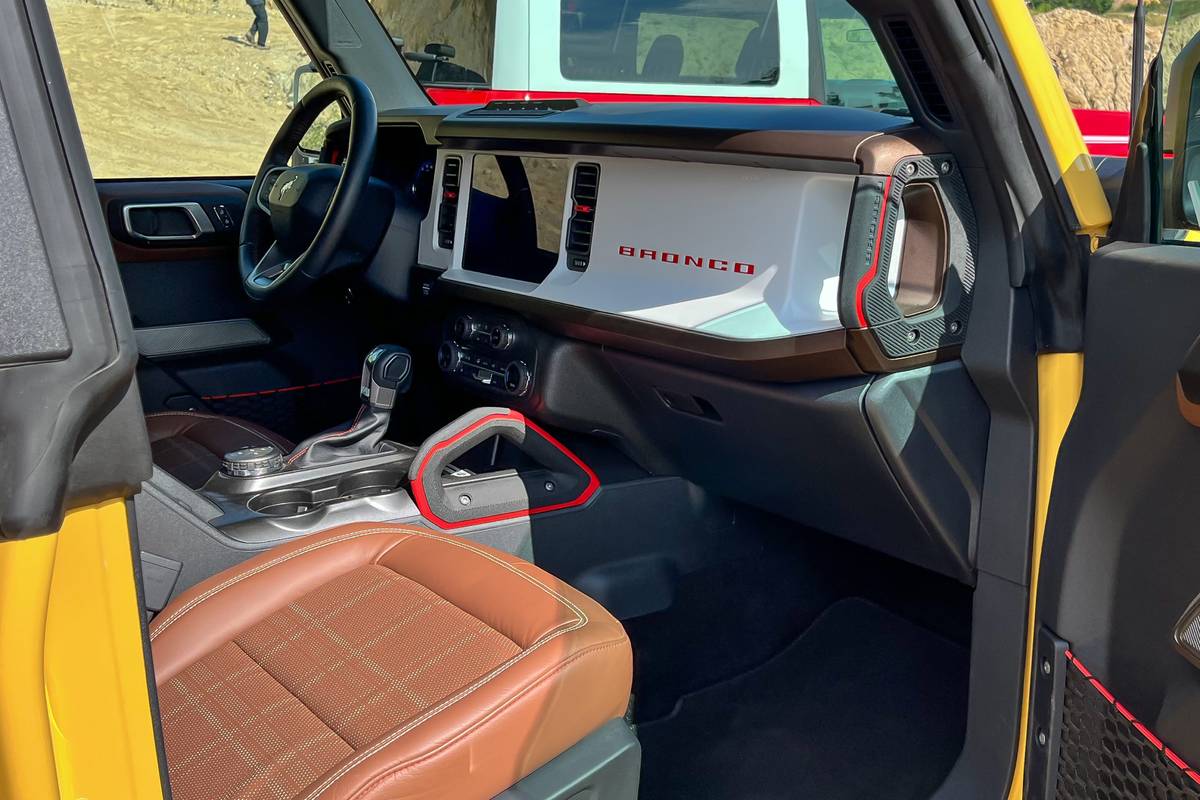 Ford Bronco Handle swap - blue to orange ford-bronco-heritage-limited-edition-2023-25-interior-front-row-scaled