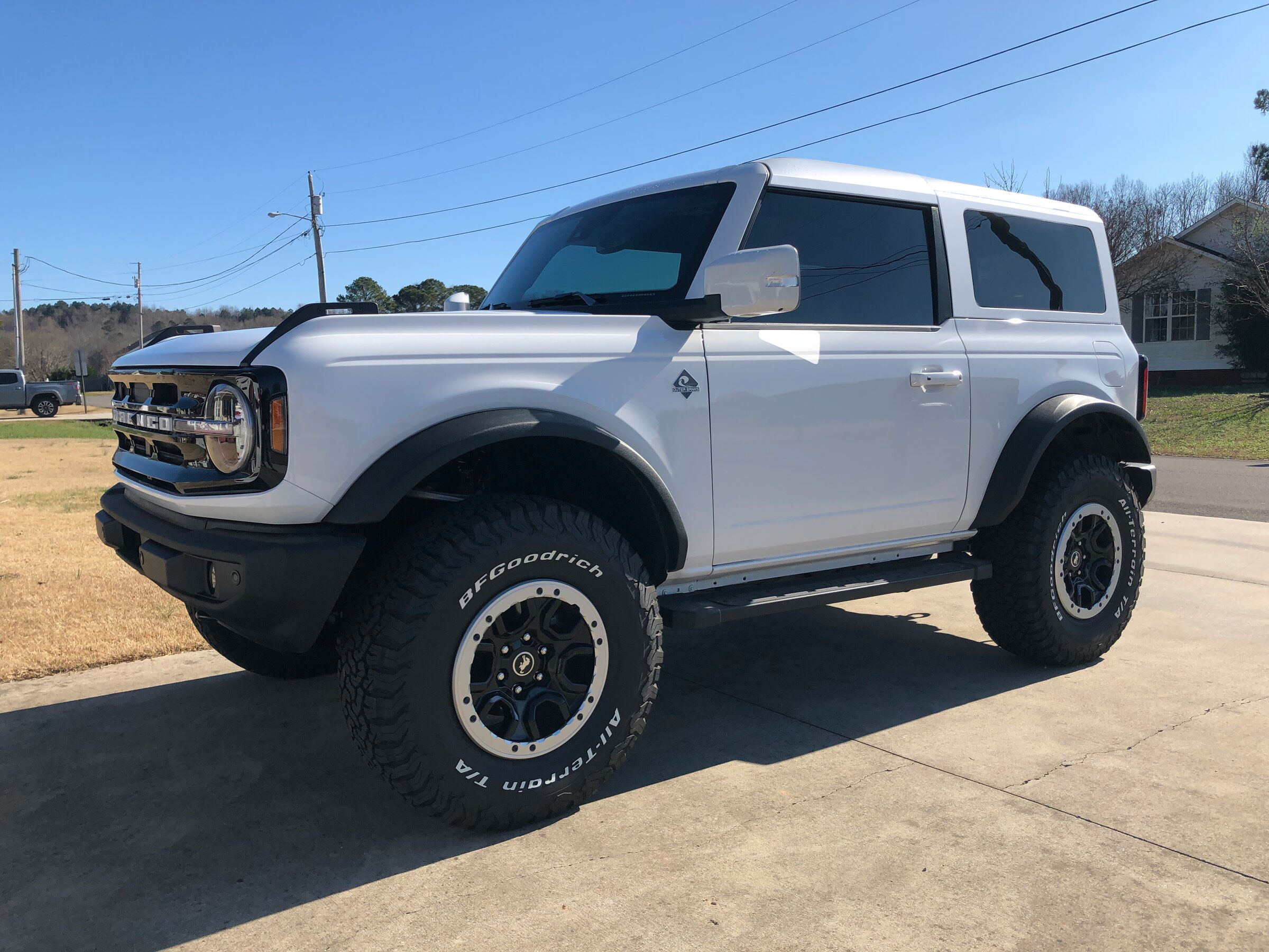 Ford Bronco The Great White Bronco FR-wh-roof