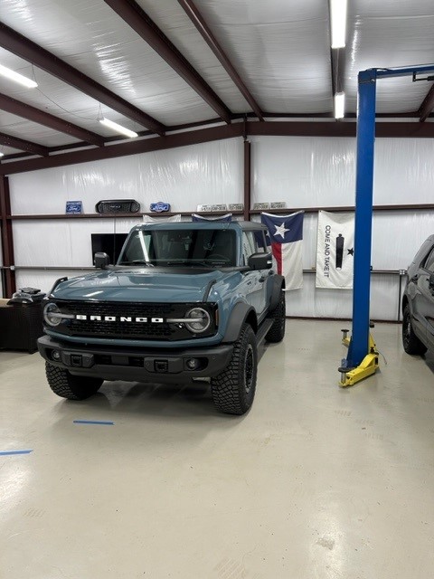 Ford Bronco Got a Kick A$$ Garage?... Post it Here! 🏡 Garage