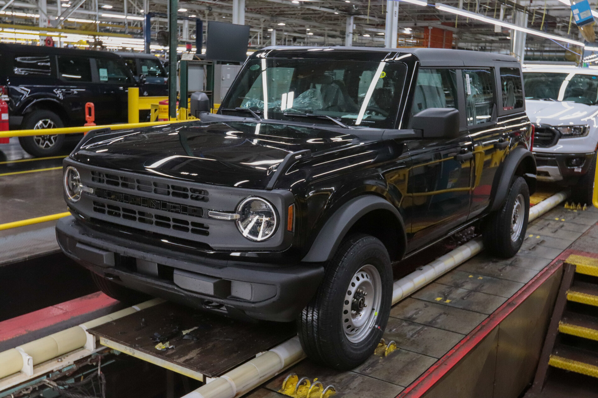 Ford Bronco Post Your Bronco Production Line Pics! (From Ford Emails Starting Today) image (1)