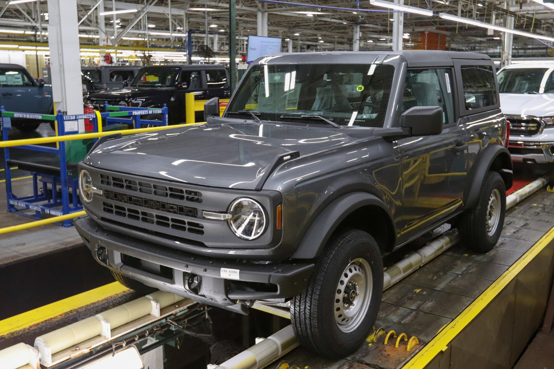 Ford Bronco Post Your Bronco Production Line Pics! (From Ford Emails Starting Today) 808A9579-F778-47FC-9878-3754DD6F408C