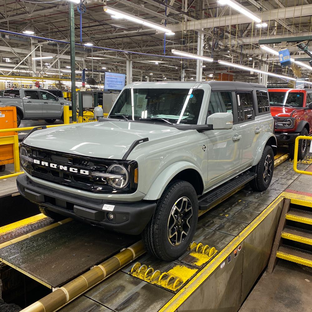Ford Bronco 🛠 3/21/22 Build Week Group image