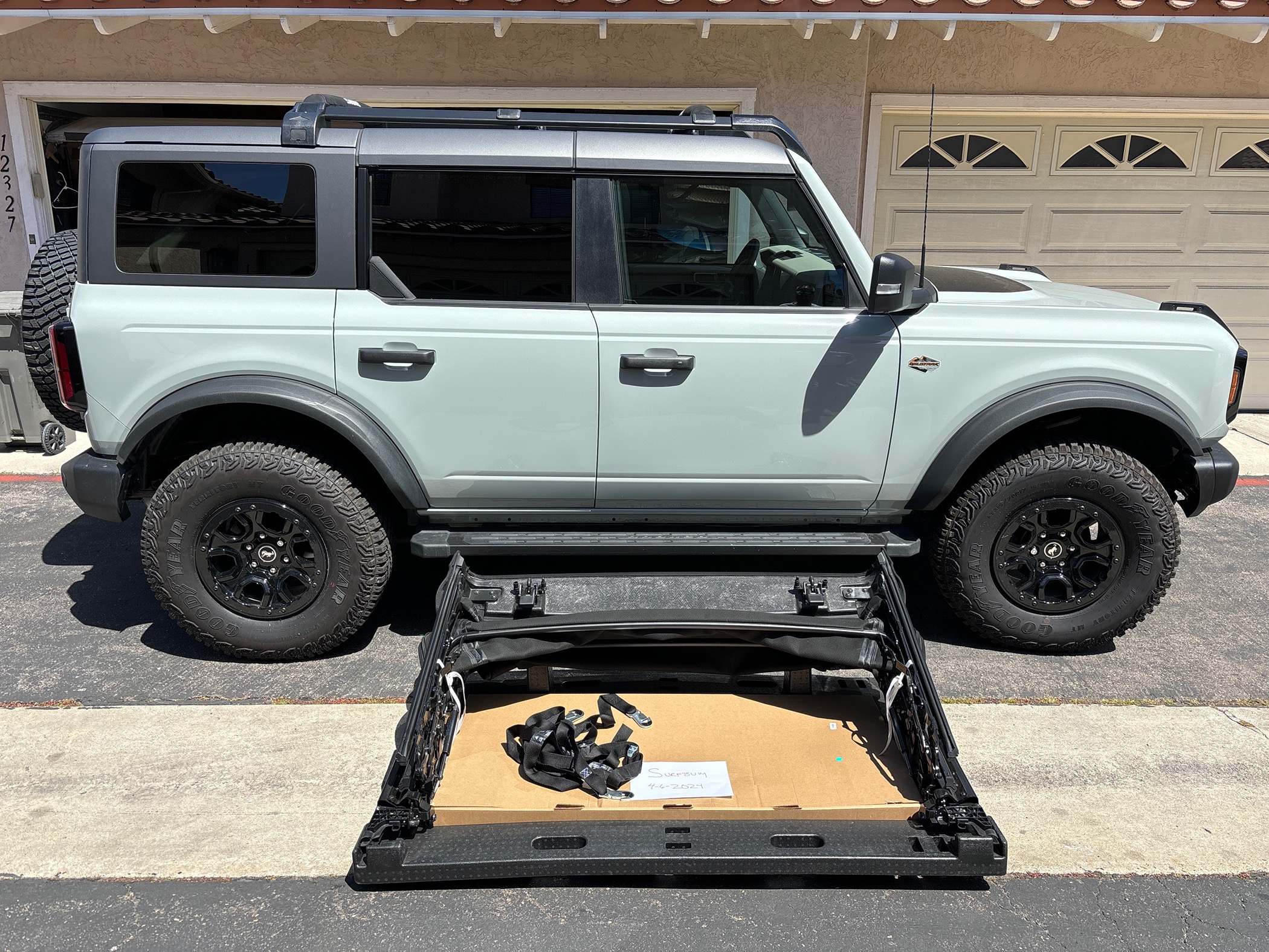 Ford Bronco NEW 2023 OEM 4 DOOR SOFT TOP FOR SALE image