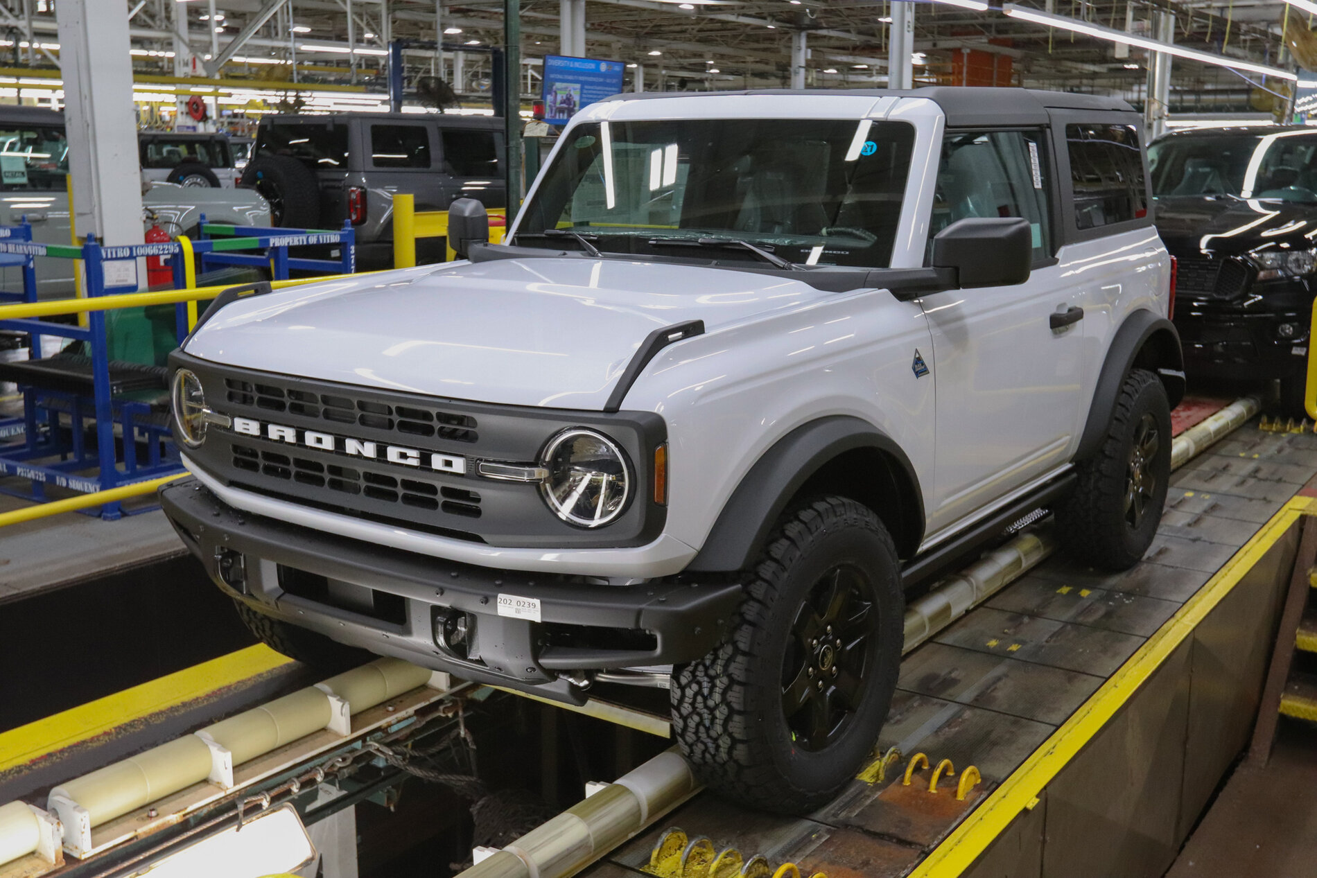 Ford Bronco Post Your Bronco Production Line Pics! (From Ford Emails Starting Today) image_207535208169997