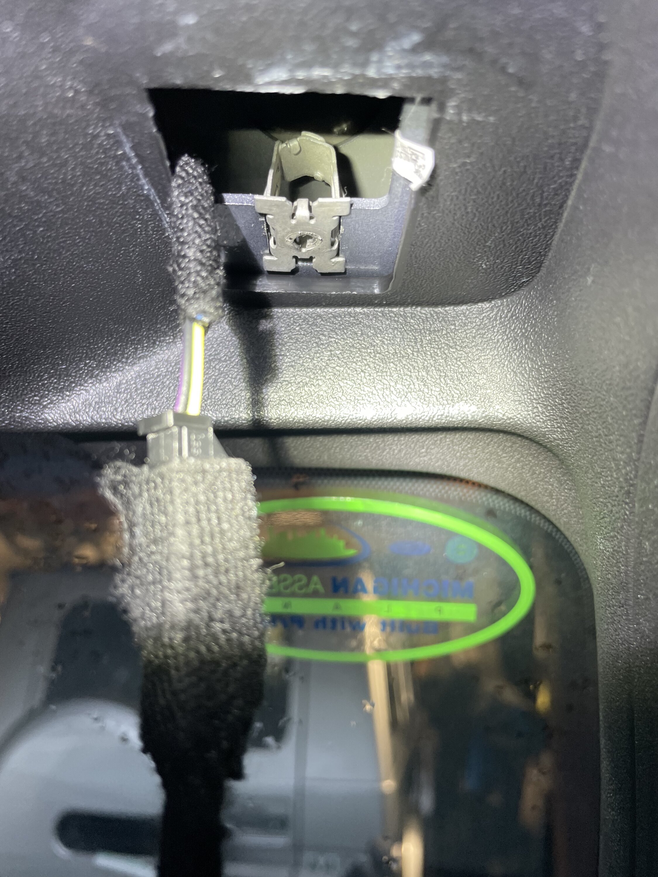 Ford Bronco Sun visor bolt clip - won't stay in IMG_0218