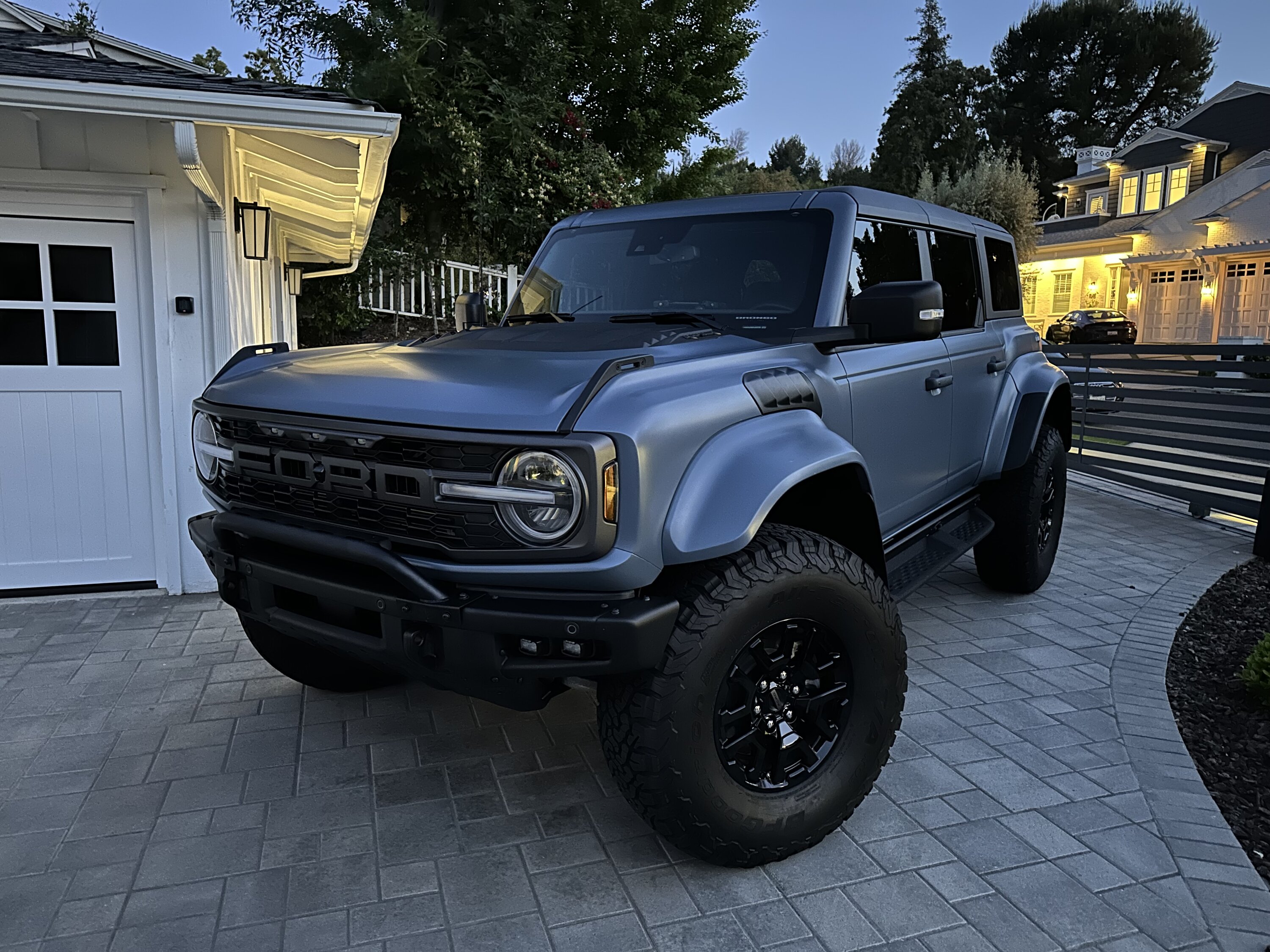 Ford Bronco Bronco Raptor, Color match flares azure gray, matte wrap, blacked out vent n skid IMG_0628