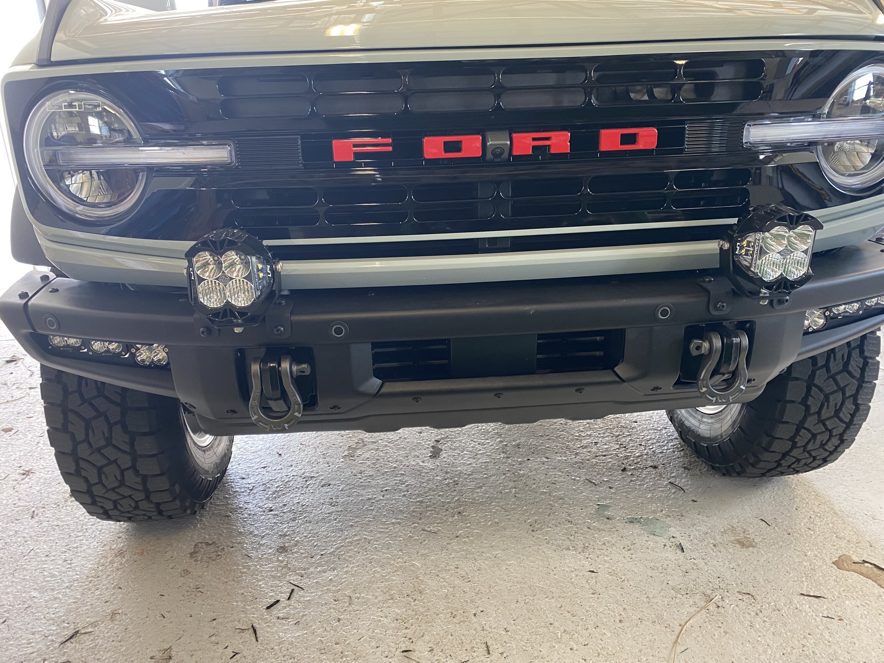 Ford Bronco 2023 2-Door Cactus Gray Special Decor Build IMG_0634