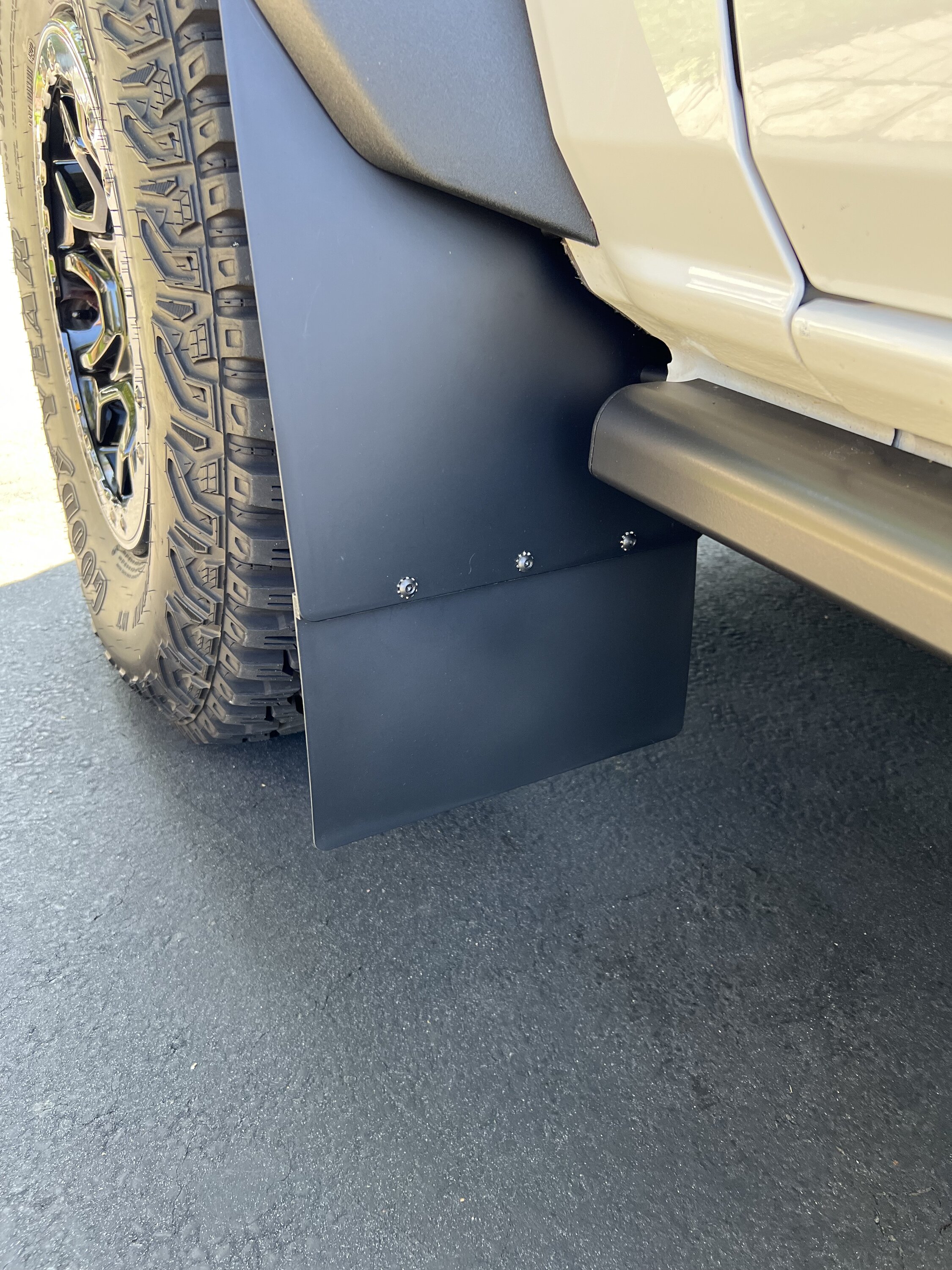 Ford Bronco Mud Flaps to go with Hoop Steps? IMG_1236