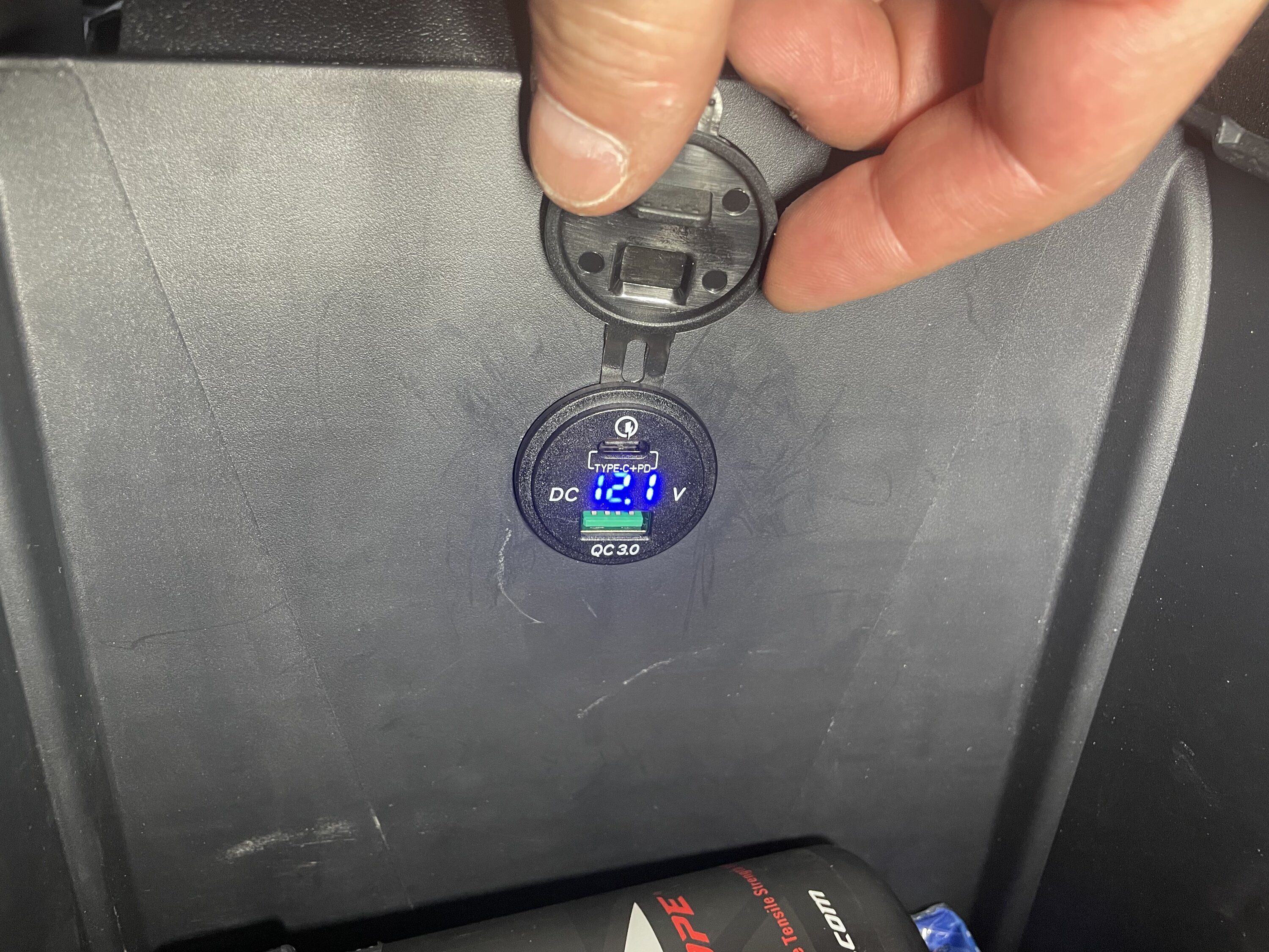 Ford Bronco Center Armrest Console - Replacing cig lighter w/ USB-C outlet IMG_1758