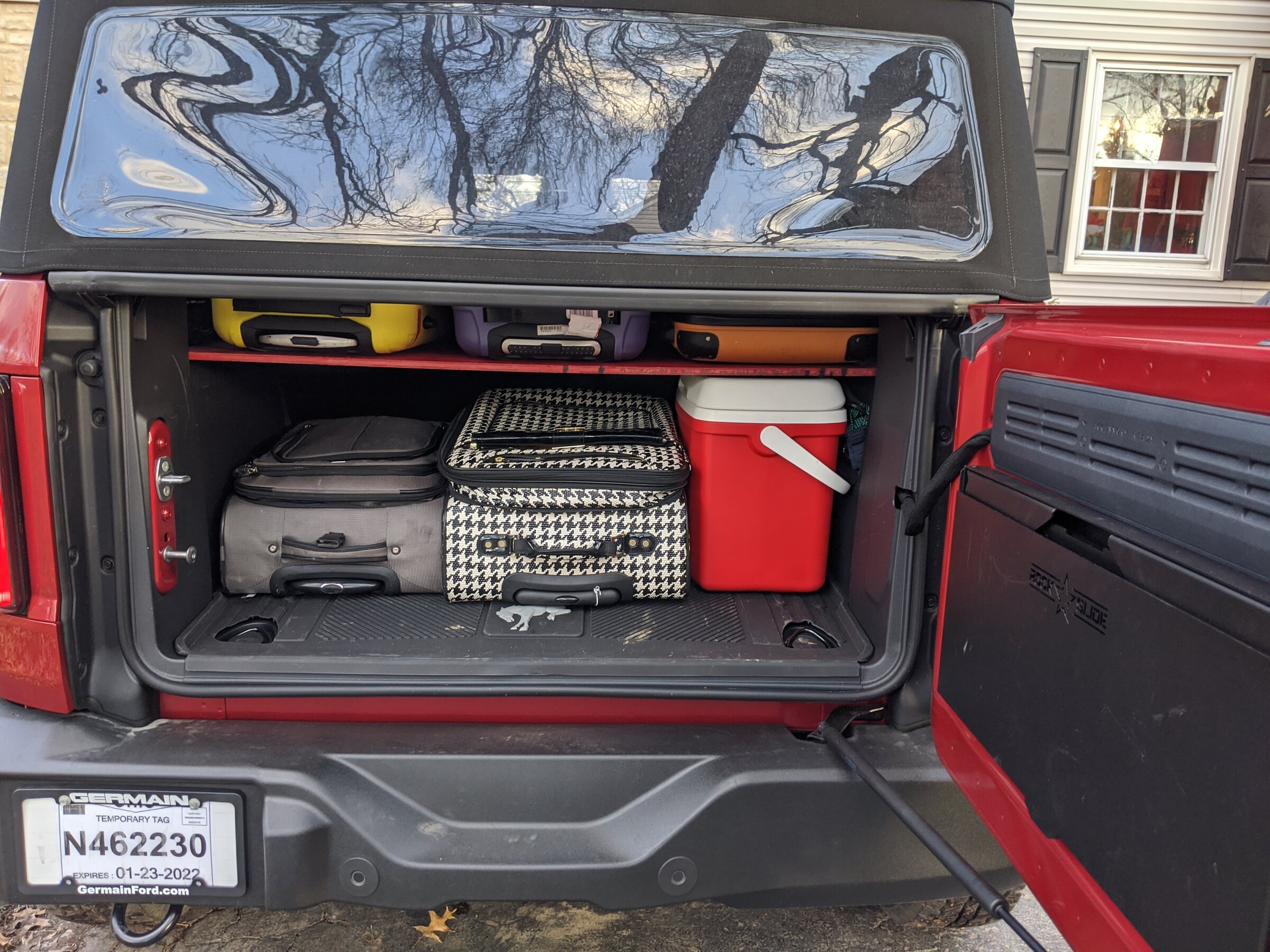 Ford Bronco [DIY] $28 trunk storage shelf for 4 door Broncos. No cutting required. 440F1C18-6F9E-41C5-9F5C-EE0613348DB7