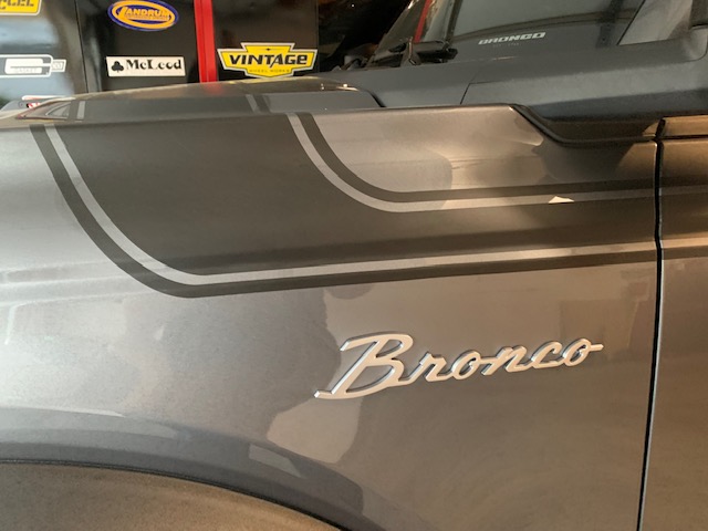Ford Bronco CARBONIZED GRAY Bronco Club Mod16b