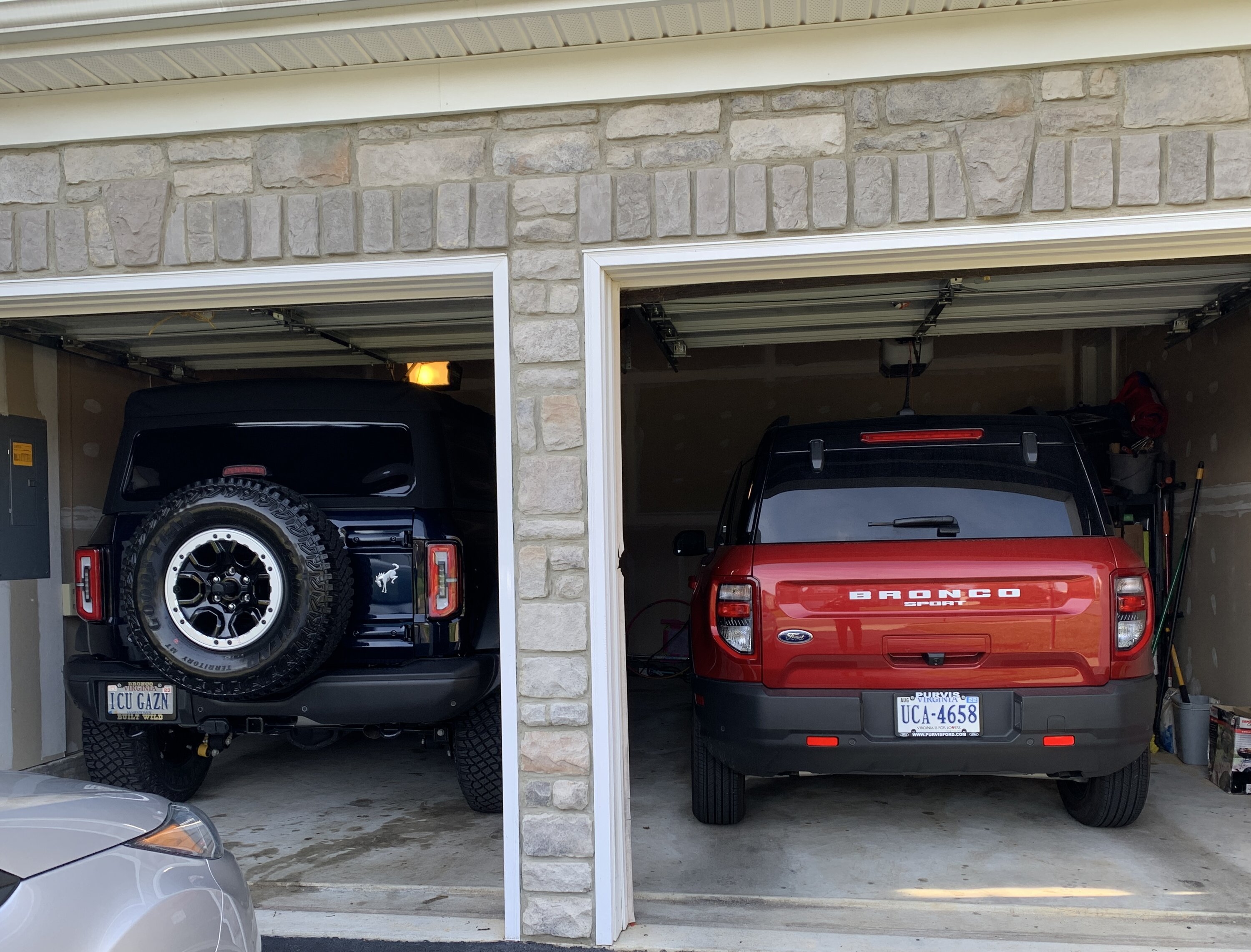 Ford Bronco Post your Bronco's garage mates! IMG_2442