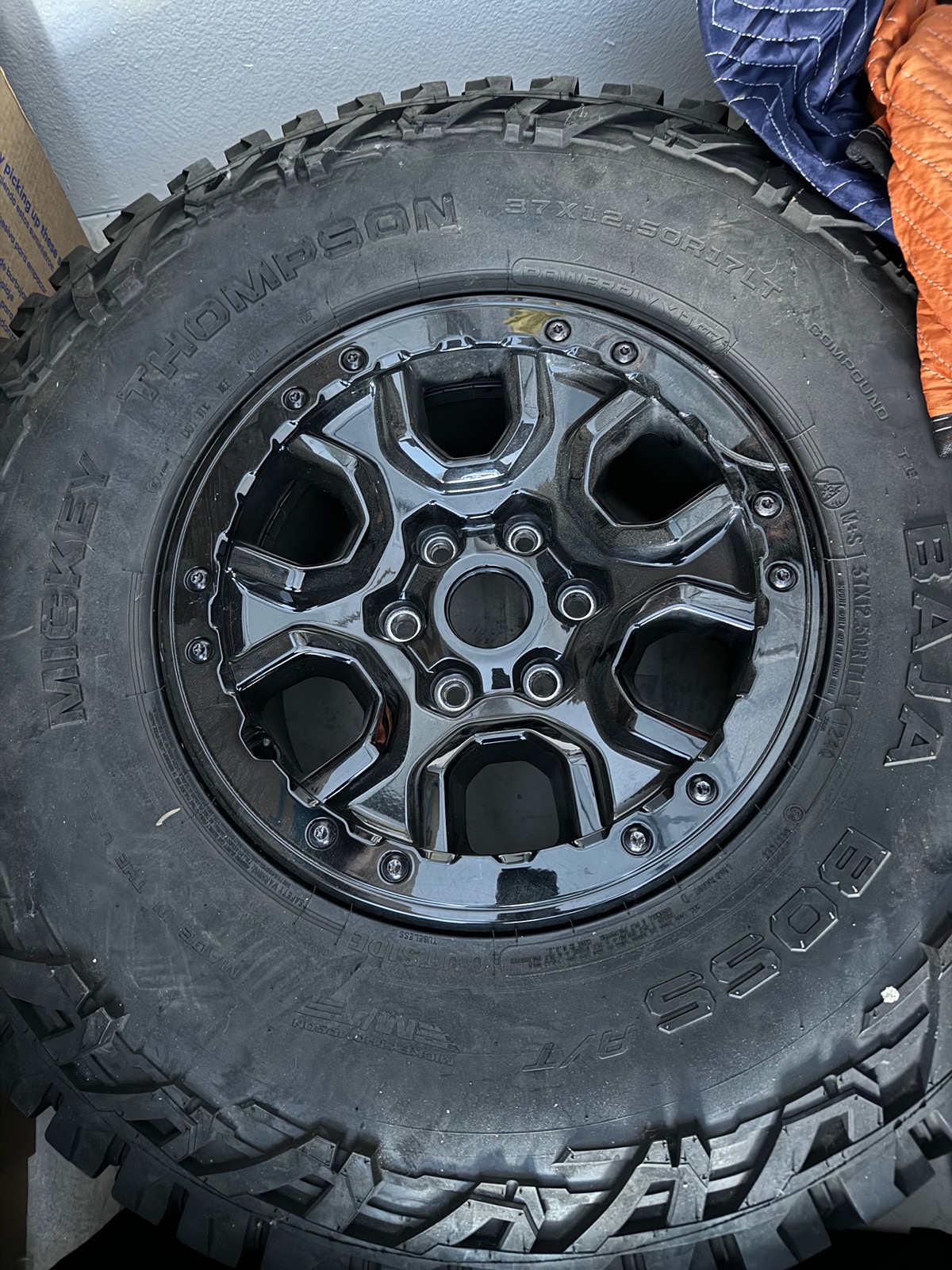 Ford Bronco 5 Sasquatch wheels off a FE $500 IMG_4411
