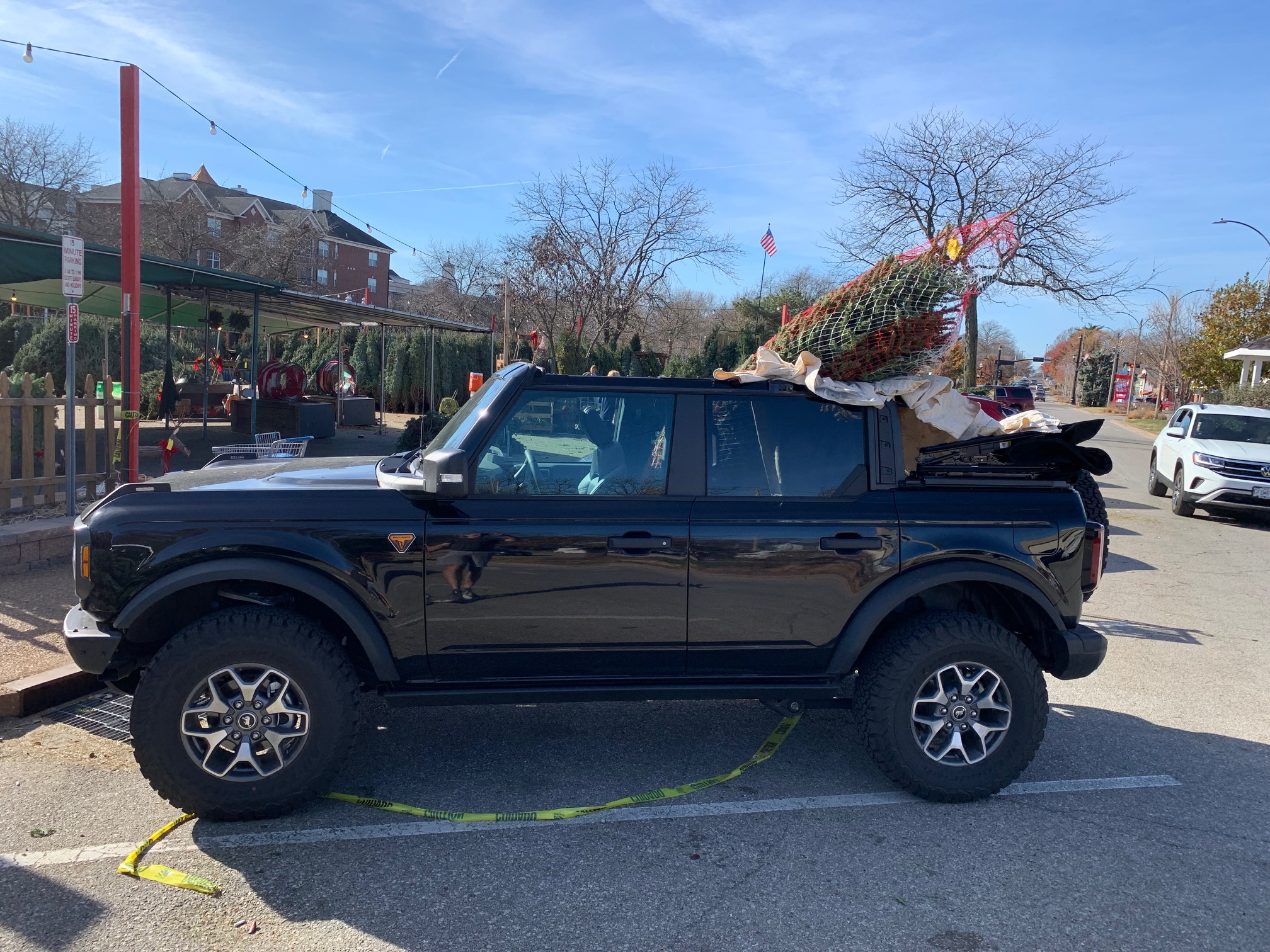 Ford Bronco Christmas tree transports perfectly in a soft top IMG_4539