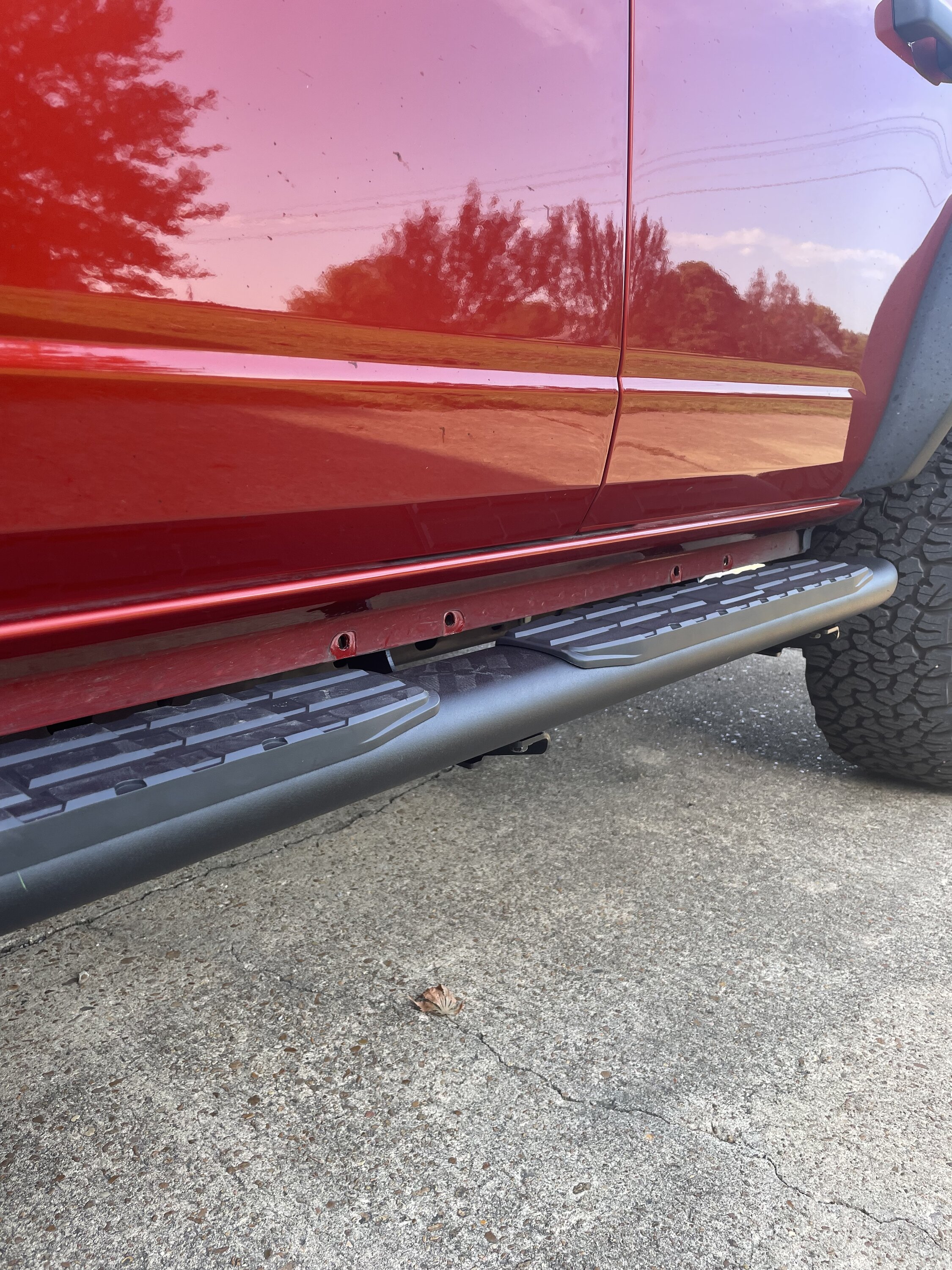 Ford Bronco Aftermarket running boards exposed pinch welds seam IMG_4855
