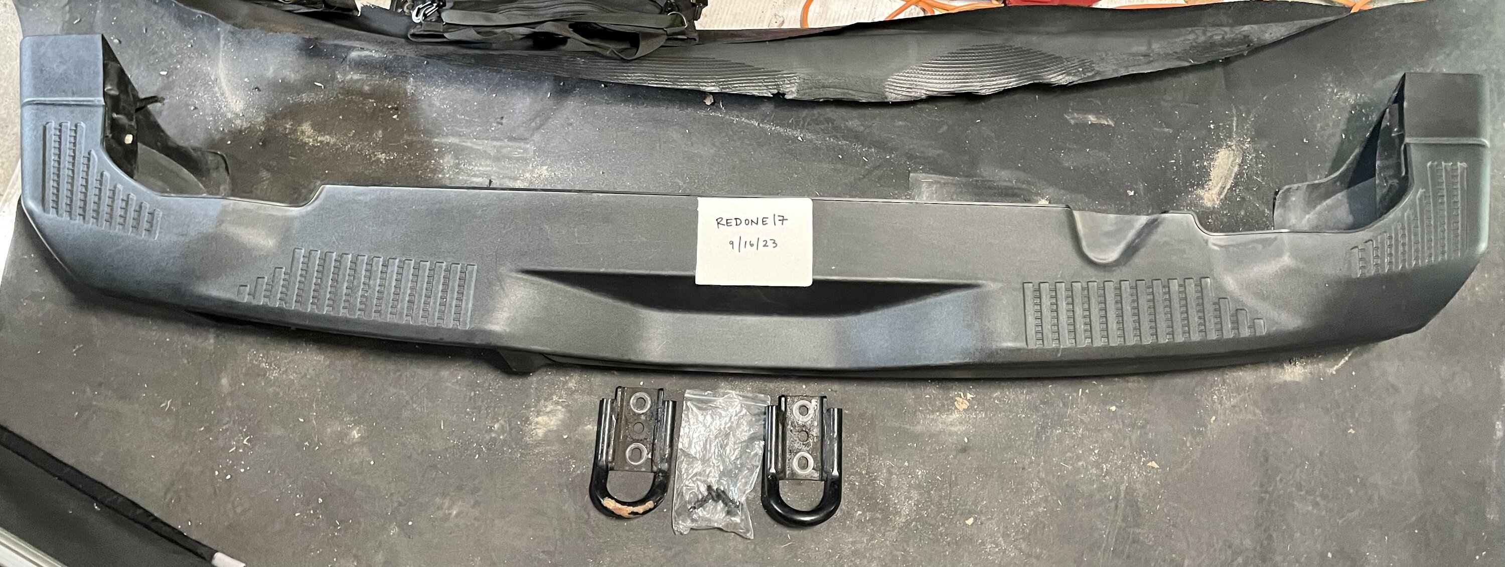 Ford Bronco OEM Steel Rear Bumper + Tow Hooks IMG_4944