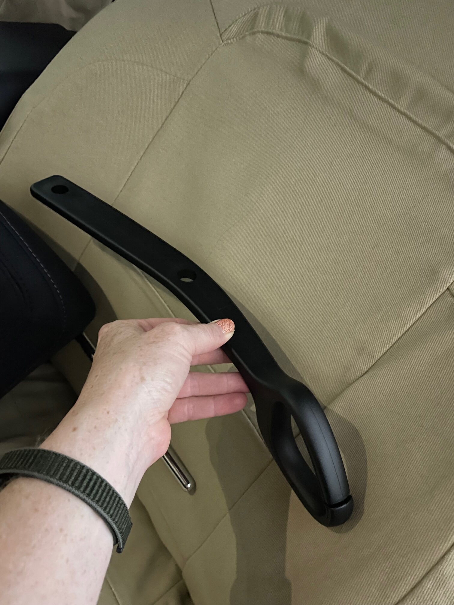 Adjustable Seat Belt Extender / Extension for 2015 - 2022 Ford