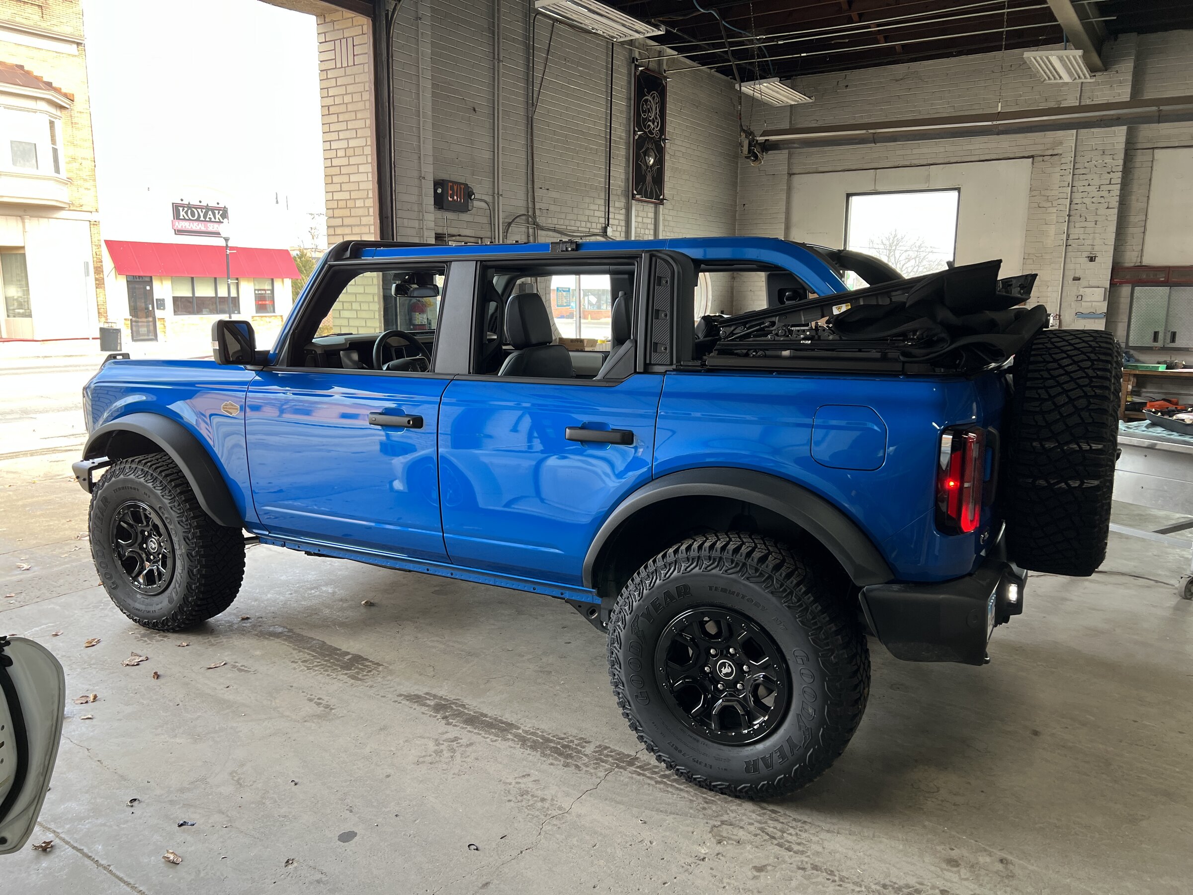 Ford Bronco SOLD - 2022 Ford Bronco Wildtrak Velocity Blue Lux Leather MOD Bumper Tow + Accessories IMG_6017.JPG