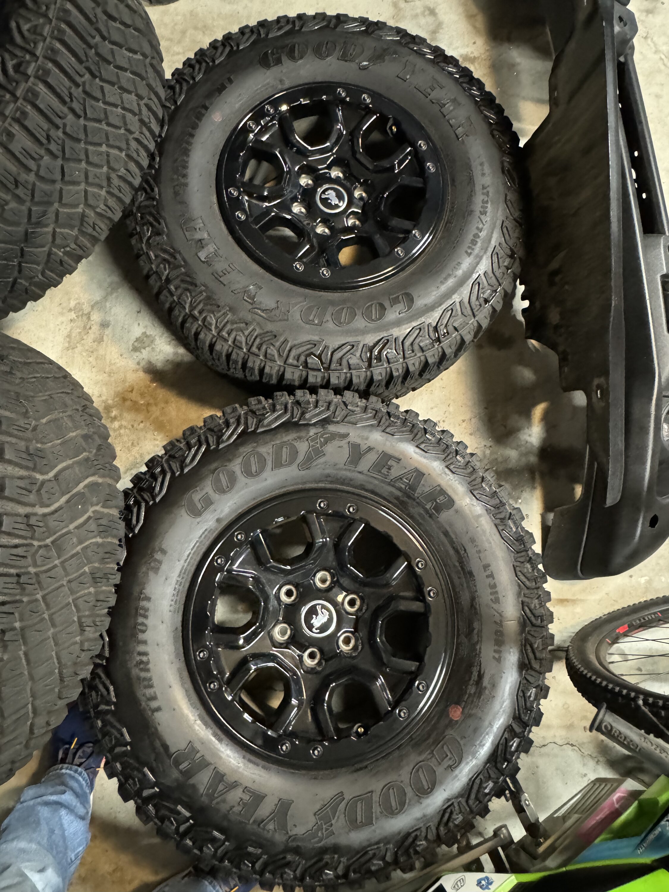 Ford Bronco WTS ‘23 SAS Wildtrak Wheels/tires/lugs IMG_7235
