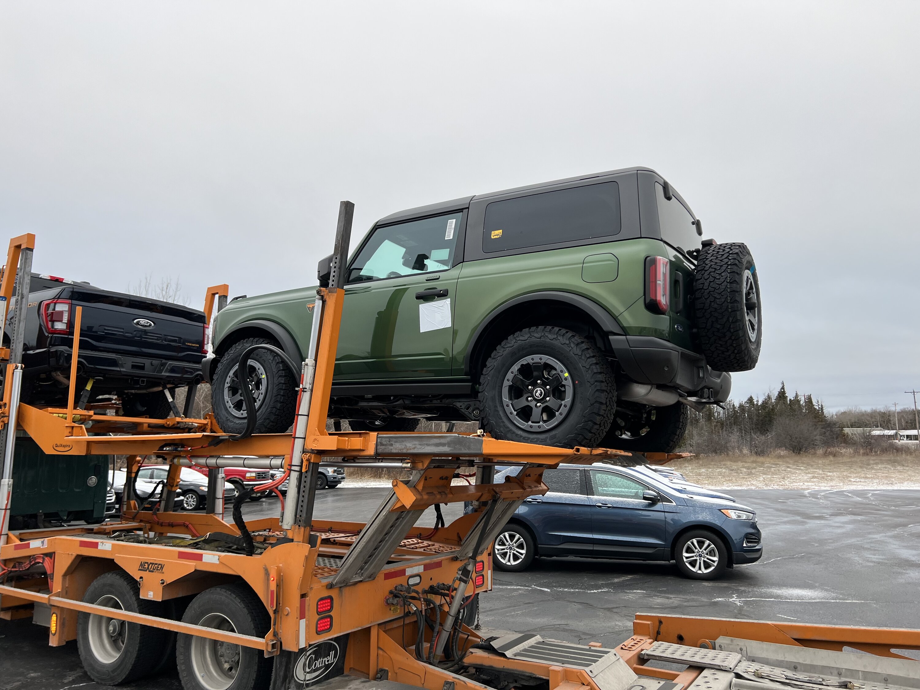 Ford Bronco 🧍🏻🧍🏻Twin brothers ordered identical Broncos on same day and got both delivered on same day IMG_7533
