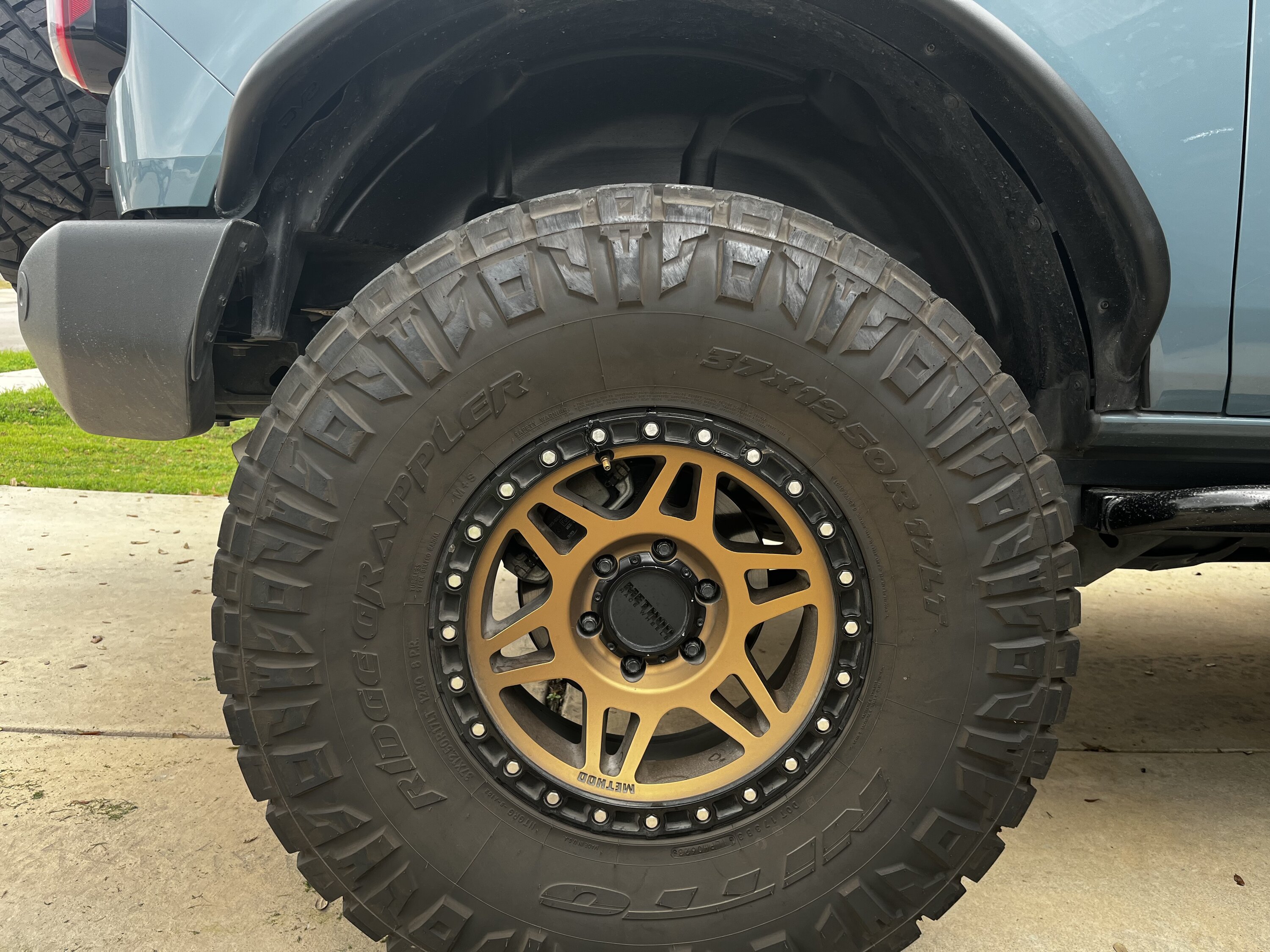 Ford Bronco 37s w method wheels IMG_7813