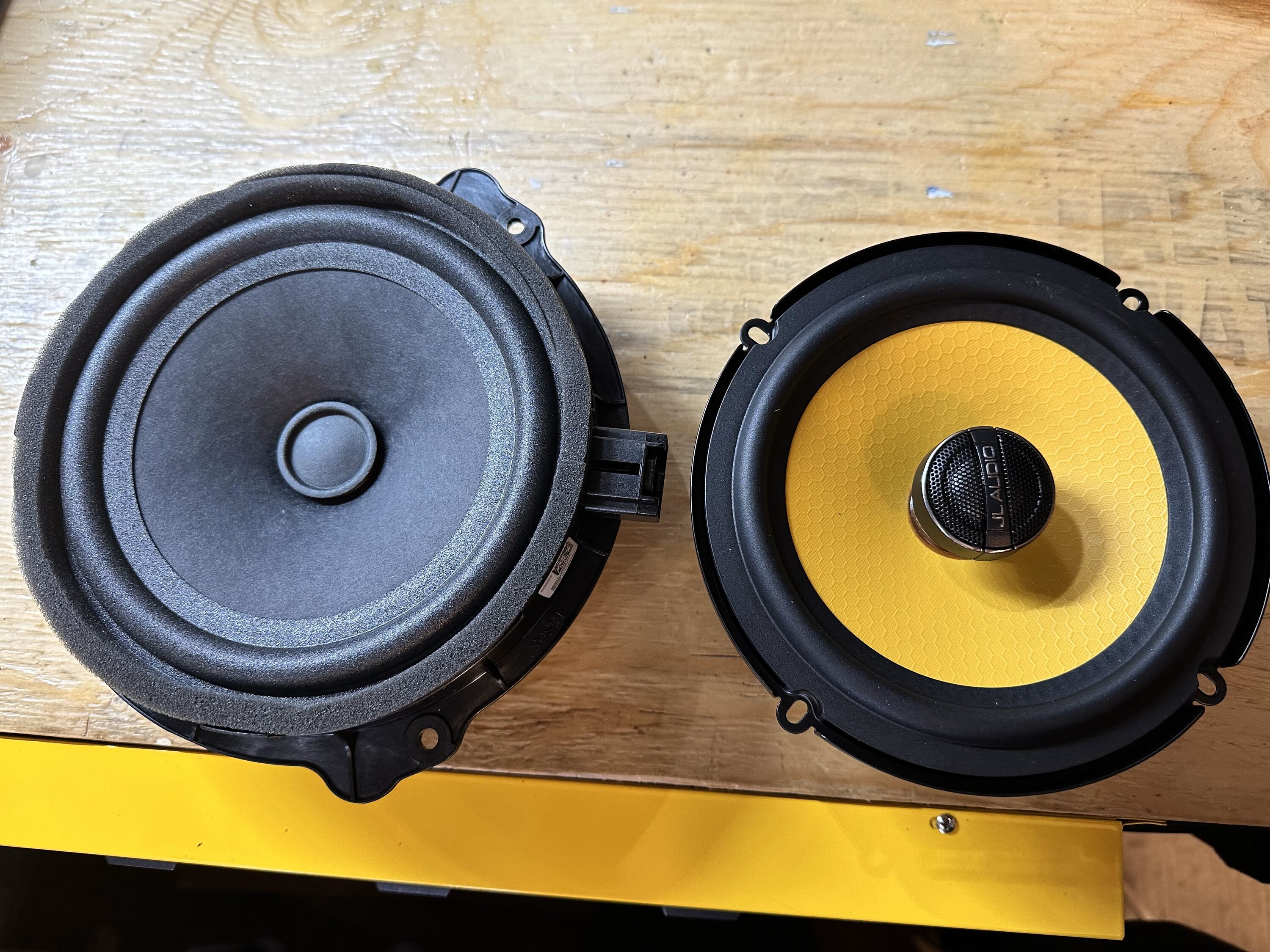 Ford Bronco Stinger Sub Box with a JL Audio 12TW3? Will it fit? IMG_9598