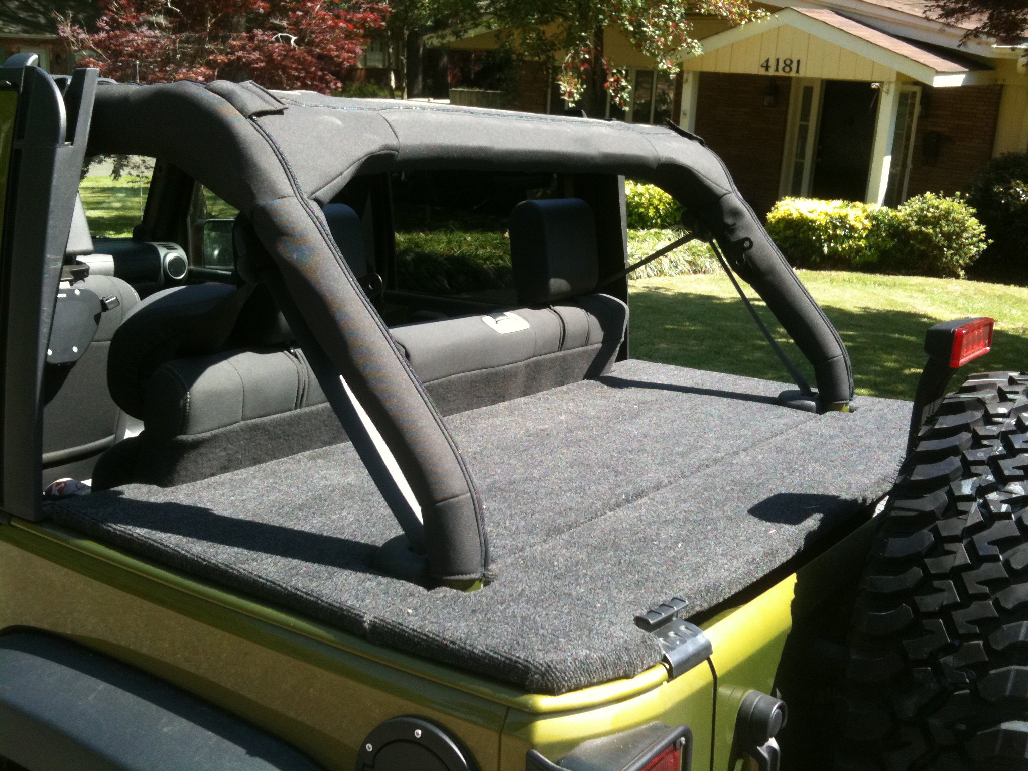 Jeep Cargo Cover.jpeg